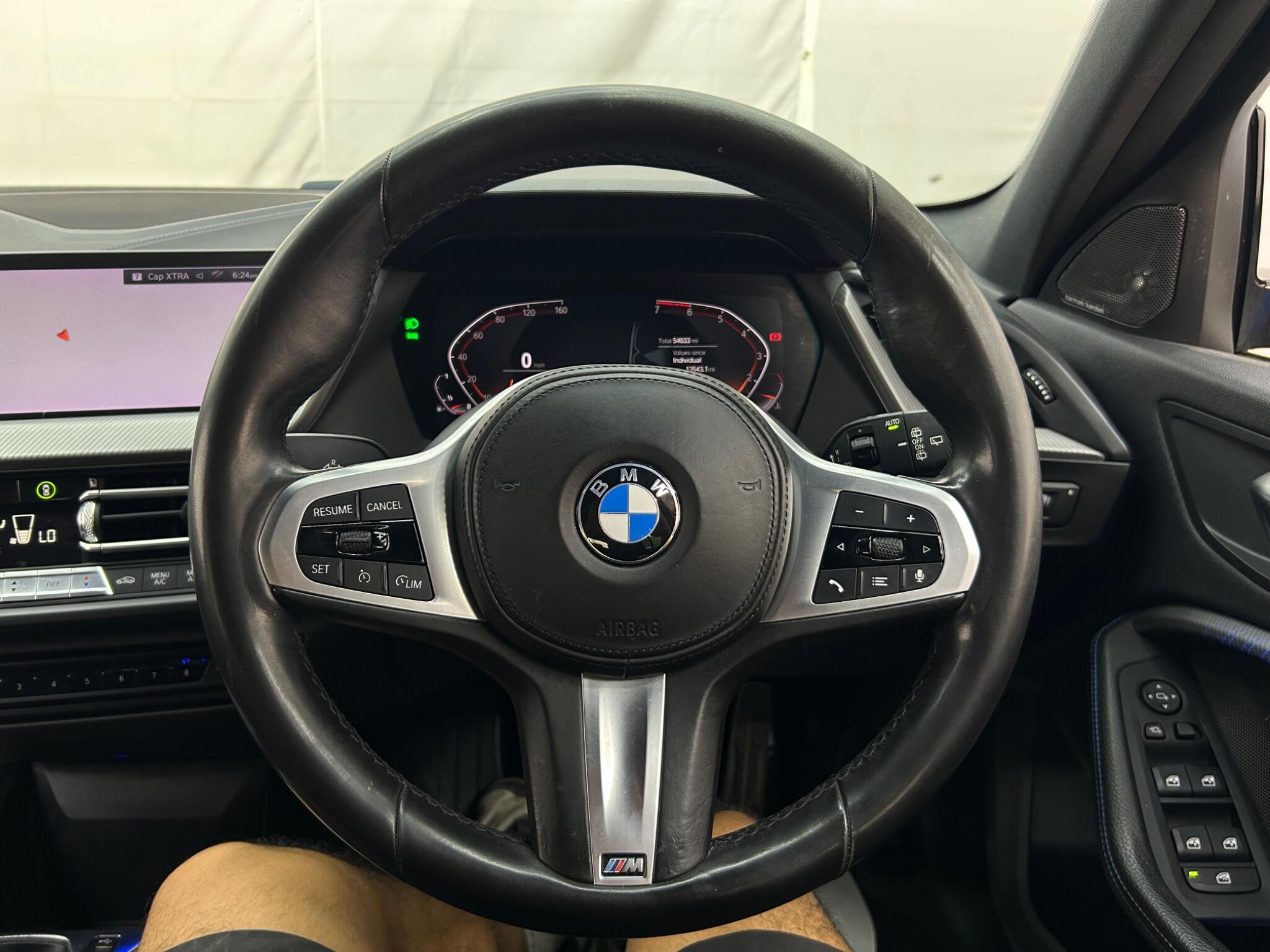BMW 1 Series view 40