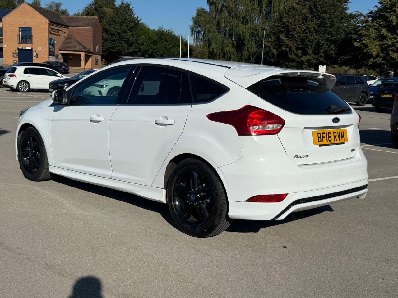 Ford Focus view 5