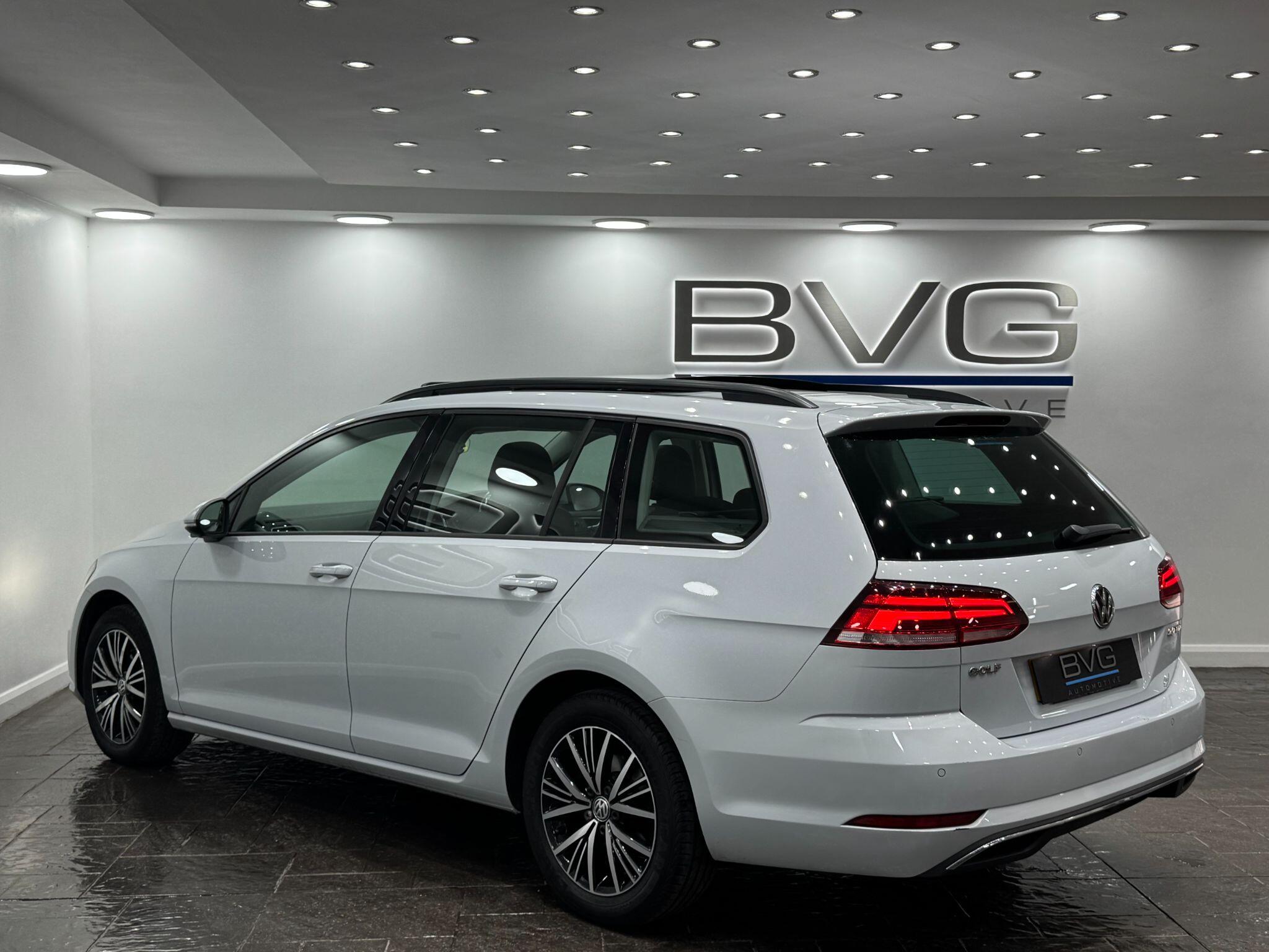 Volkswagen Golf view 17