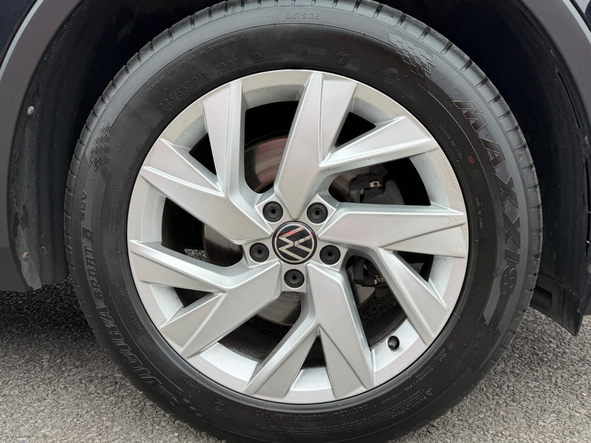 Volkswagen Tiguan view 11