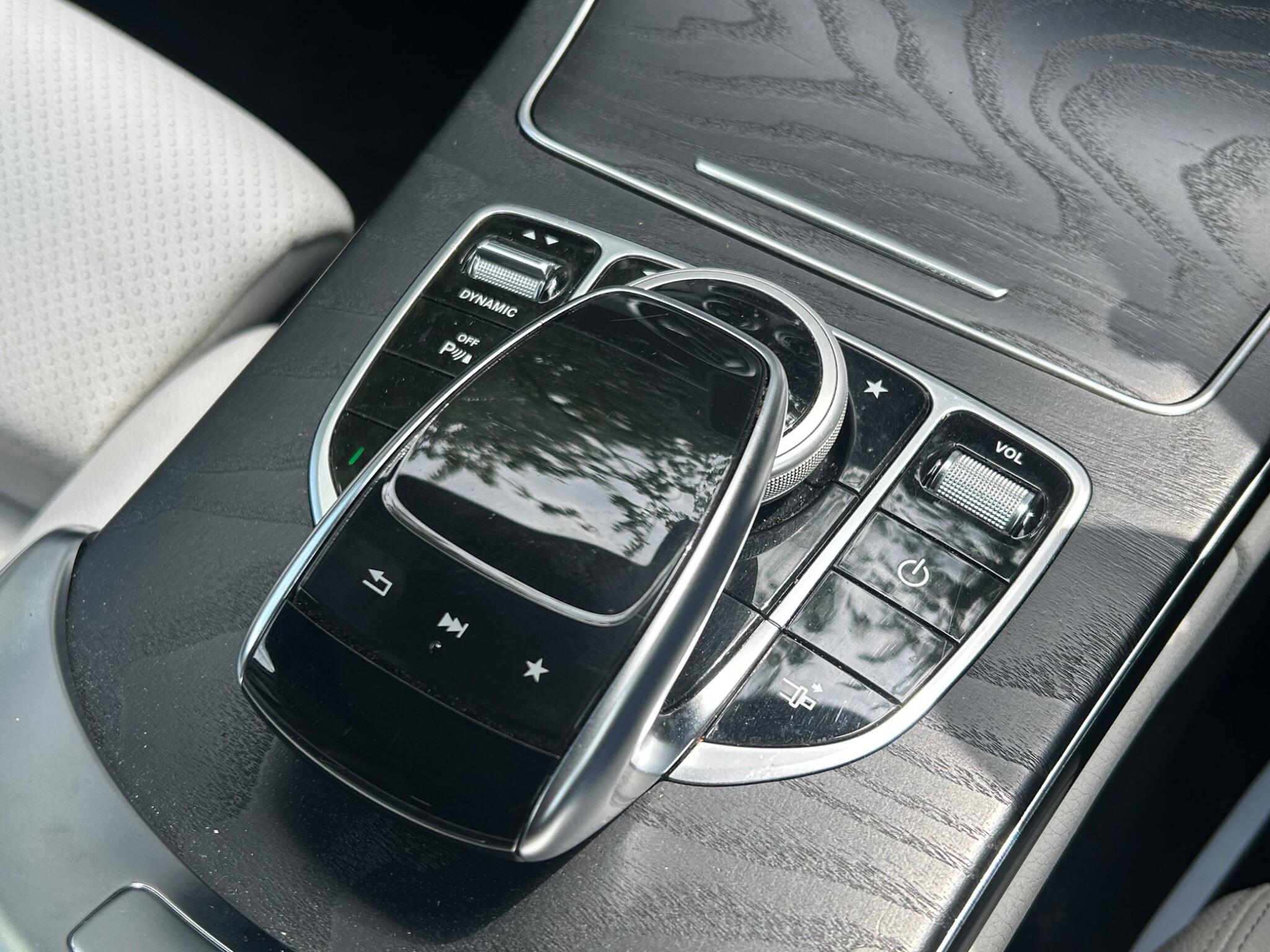 Mercedes-Benz C-Class view 18