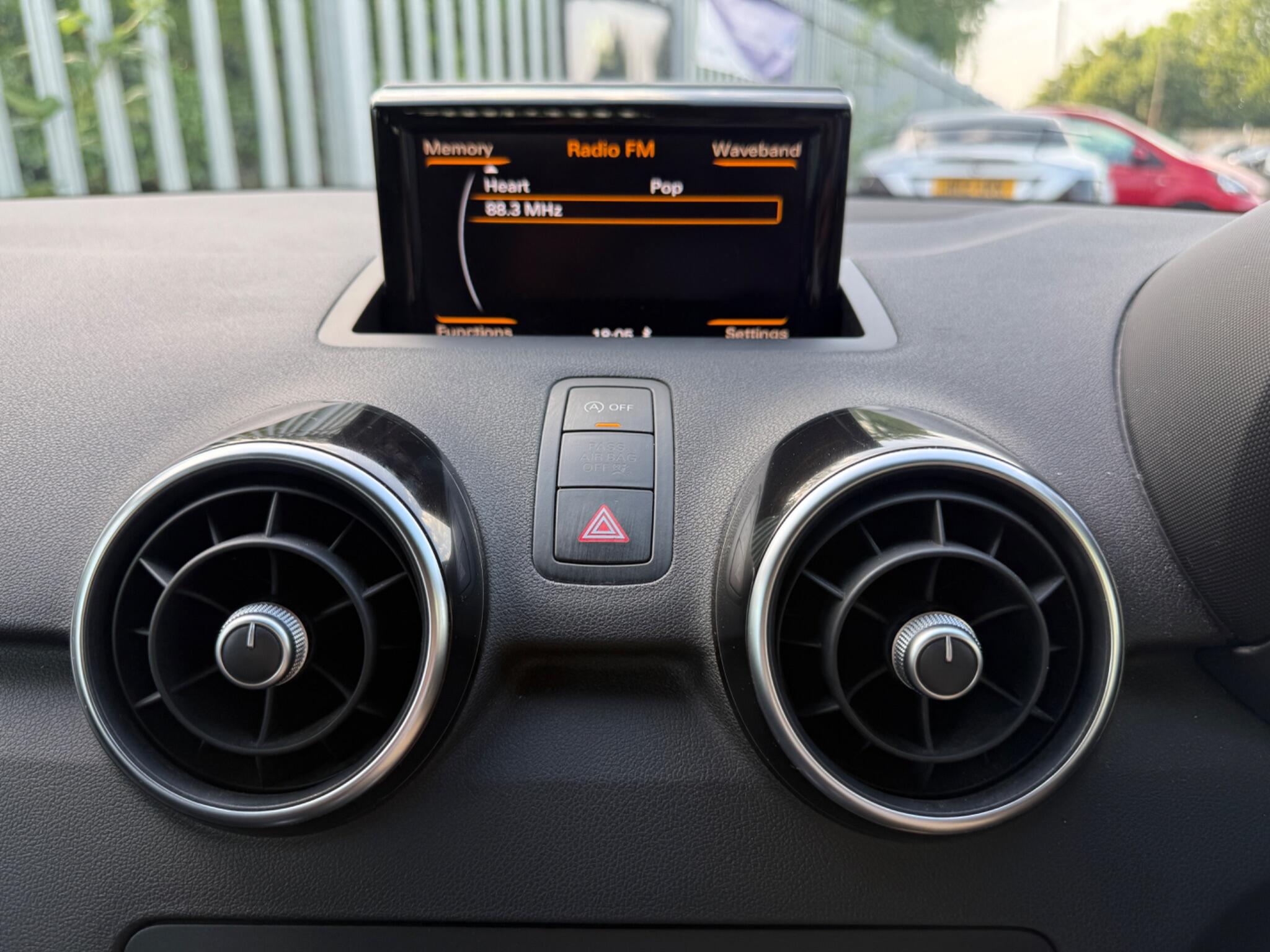 2015 Audi A1 image 25