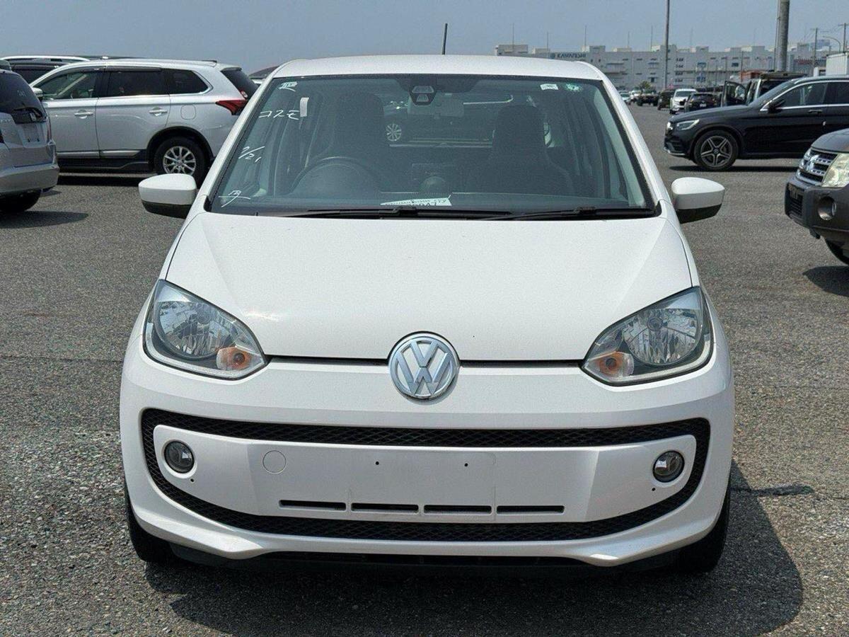 Volkswagen Up! view 8