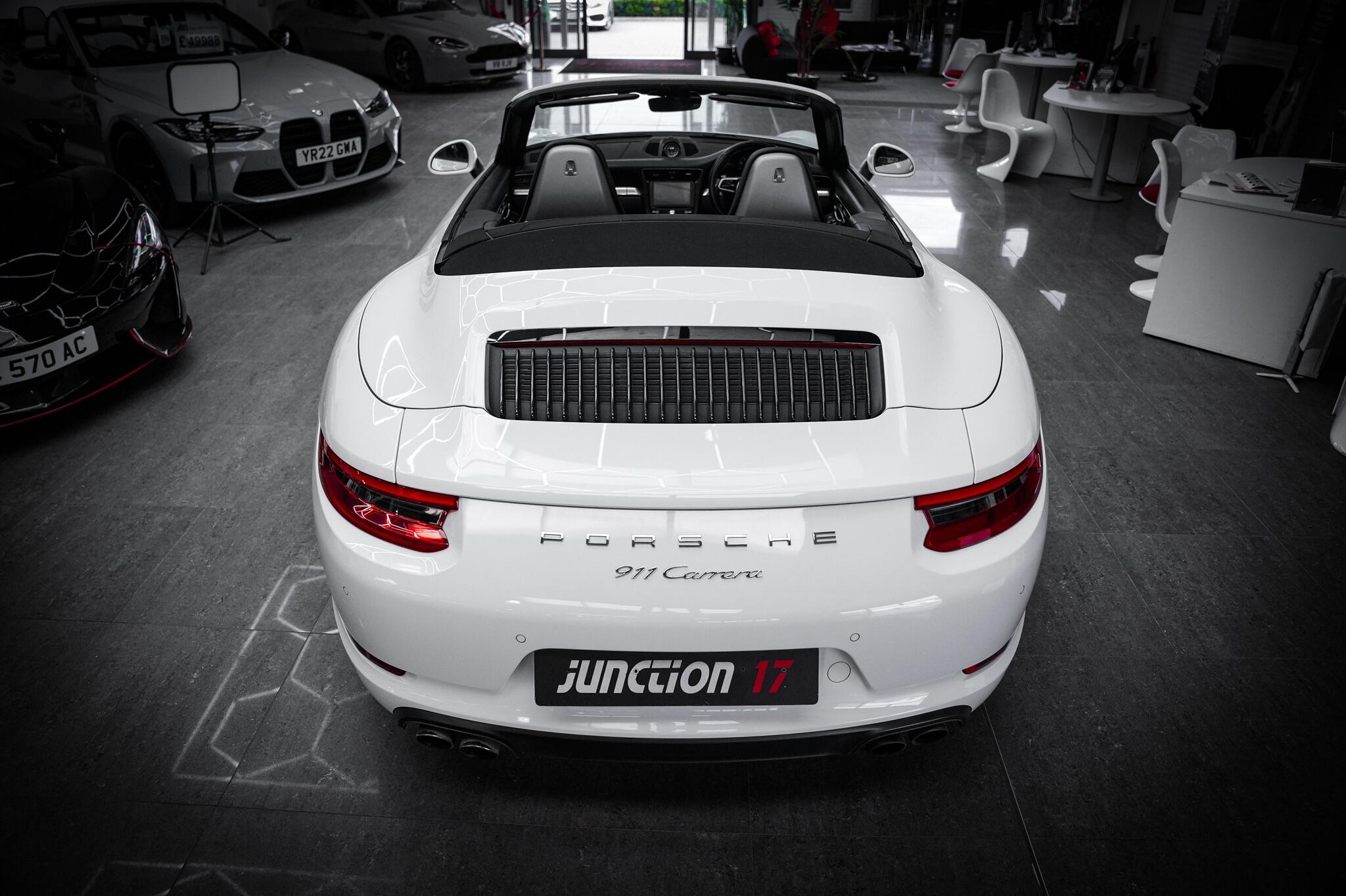 Porsche 911 view 41