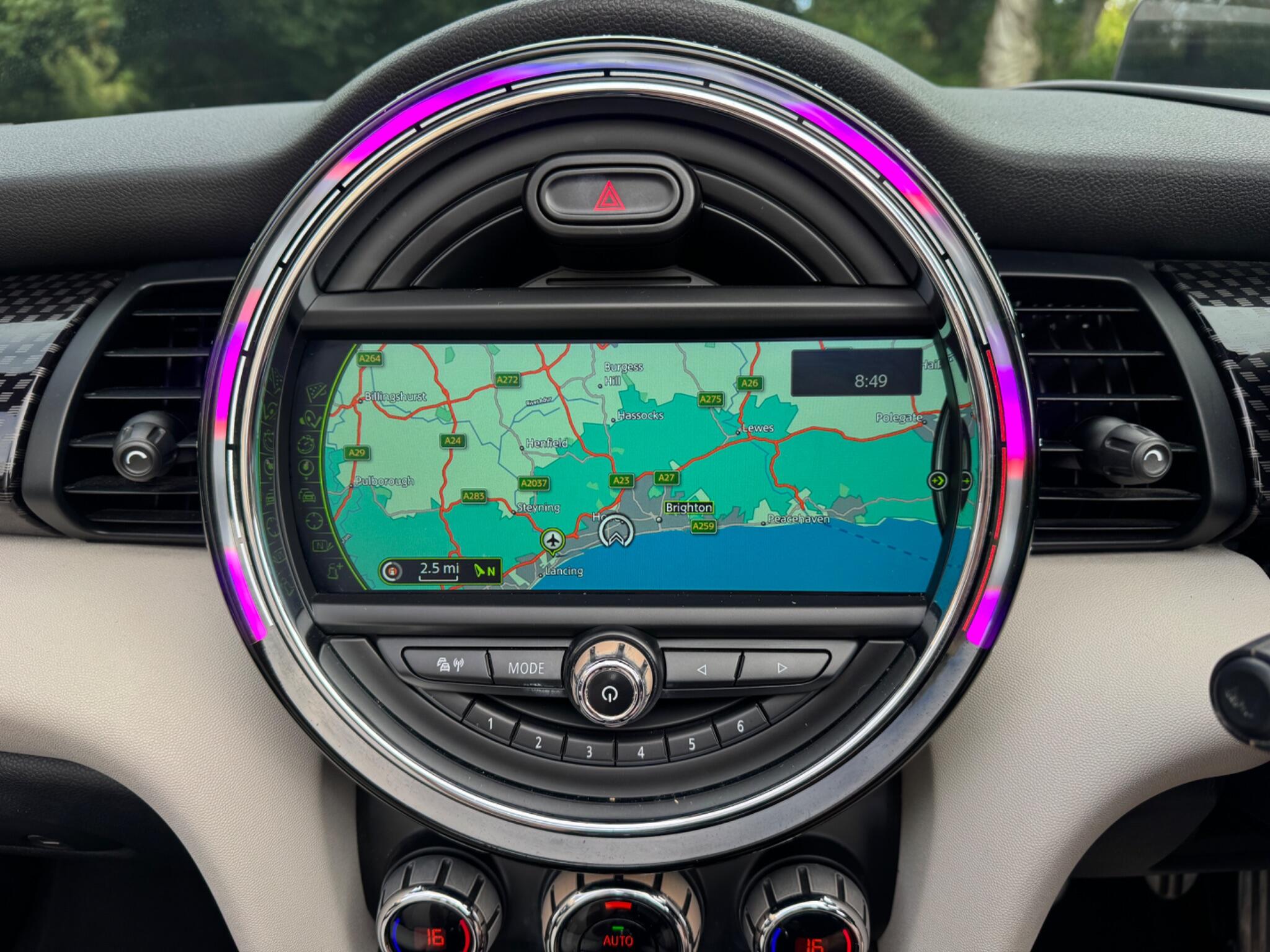 Mini Convertible view 55