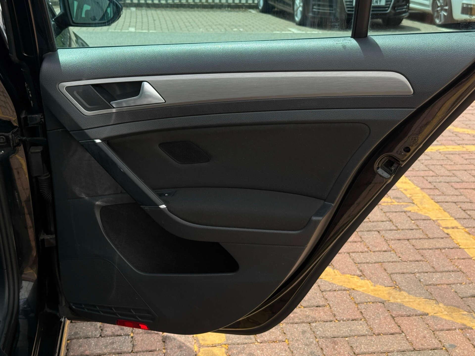 Volkswagen Golf view 39