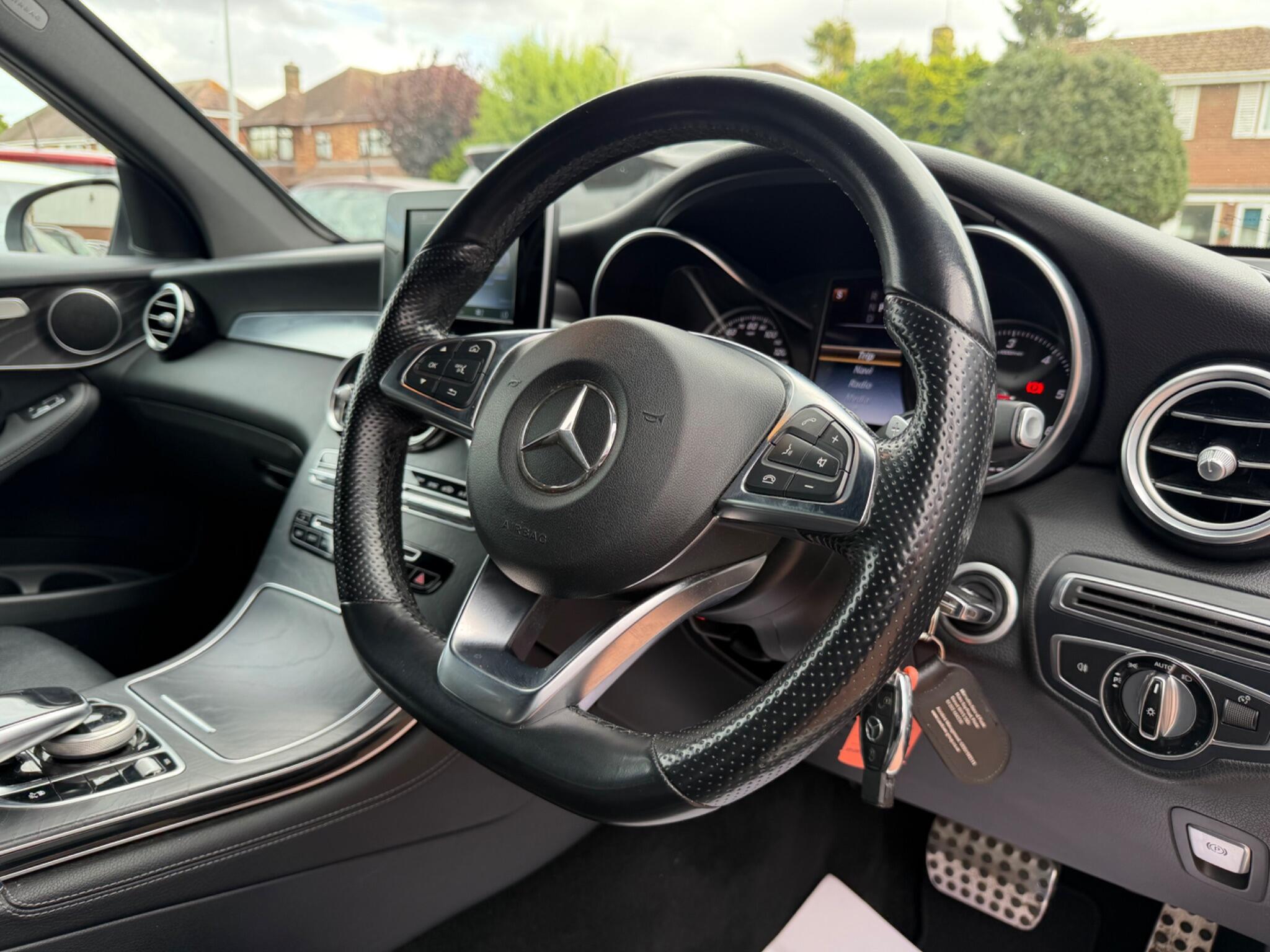 Mercedes-Benz GLC view 60