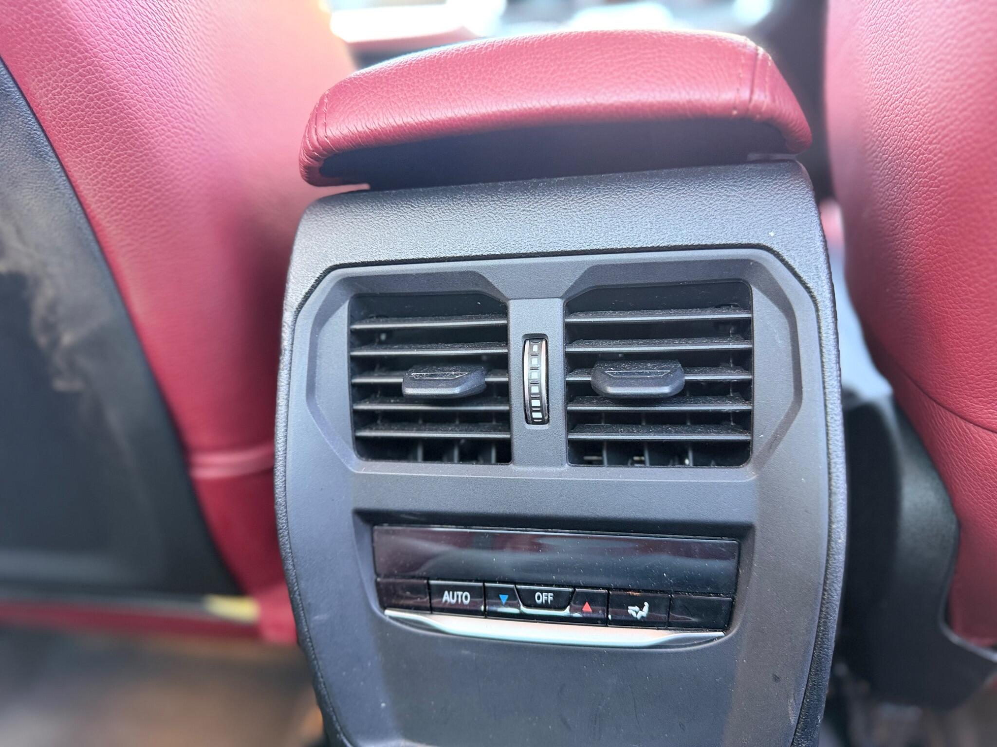 BMW 3 Series view 28