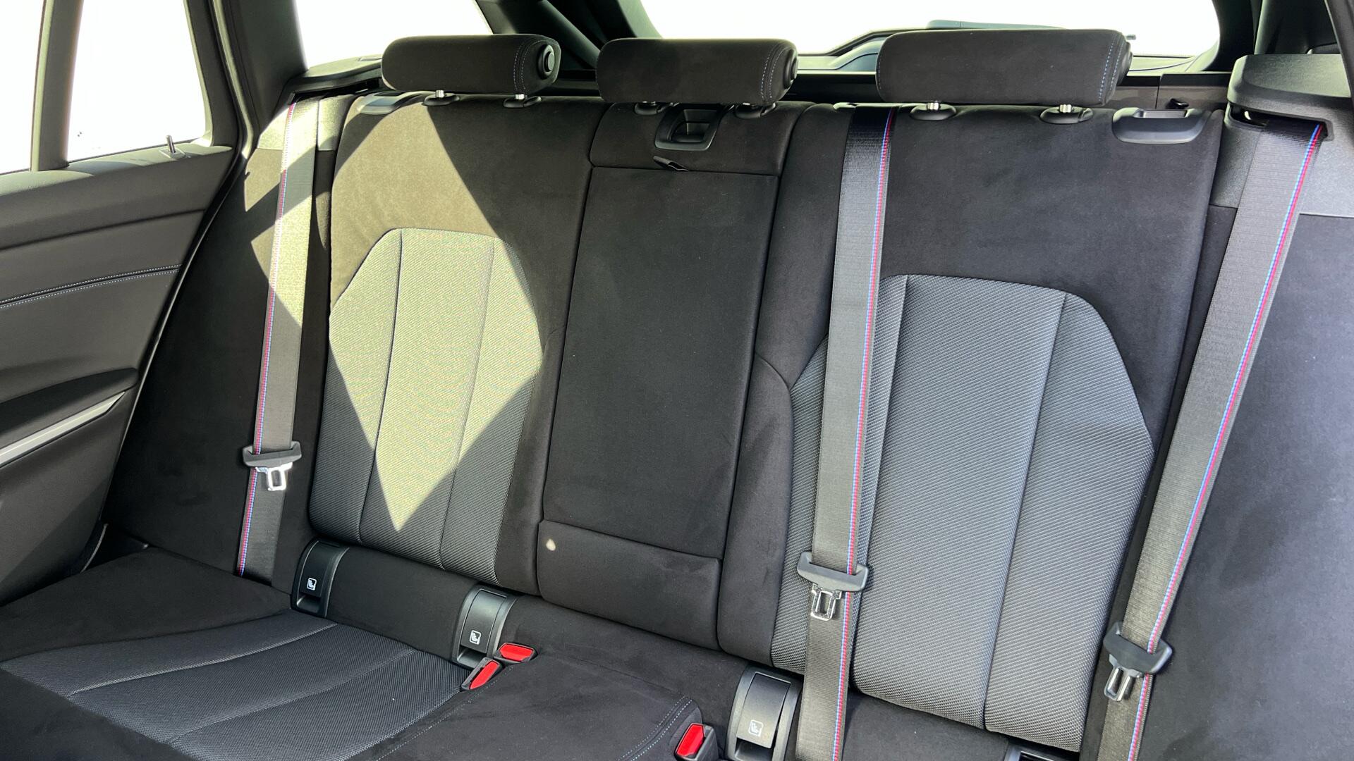 BMW 3 Series view 12