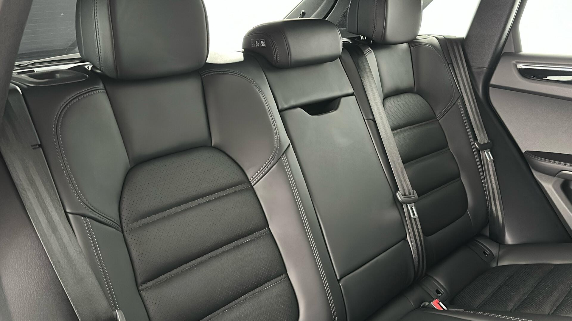 Porsche Macan view 37