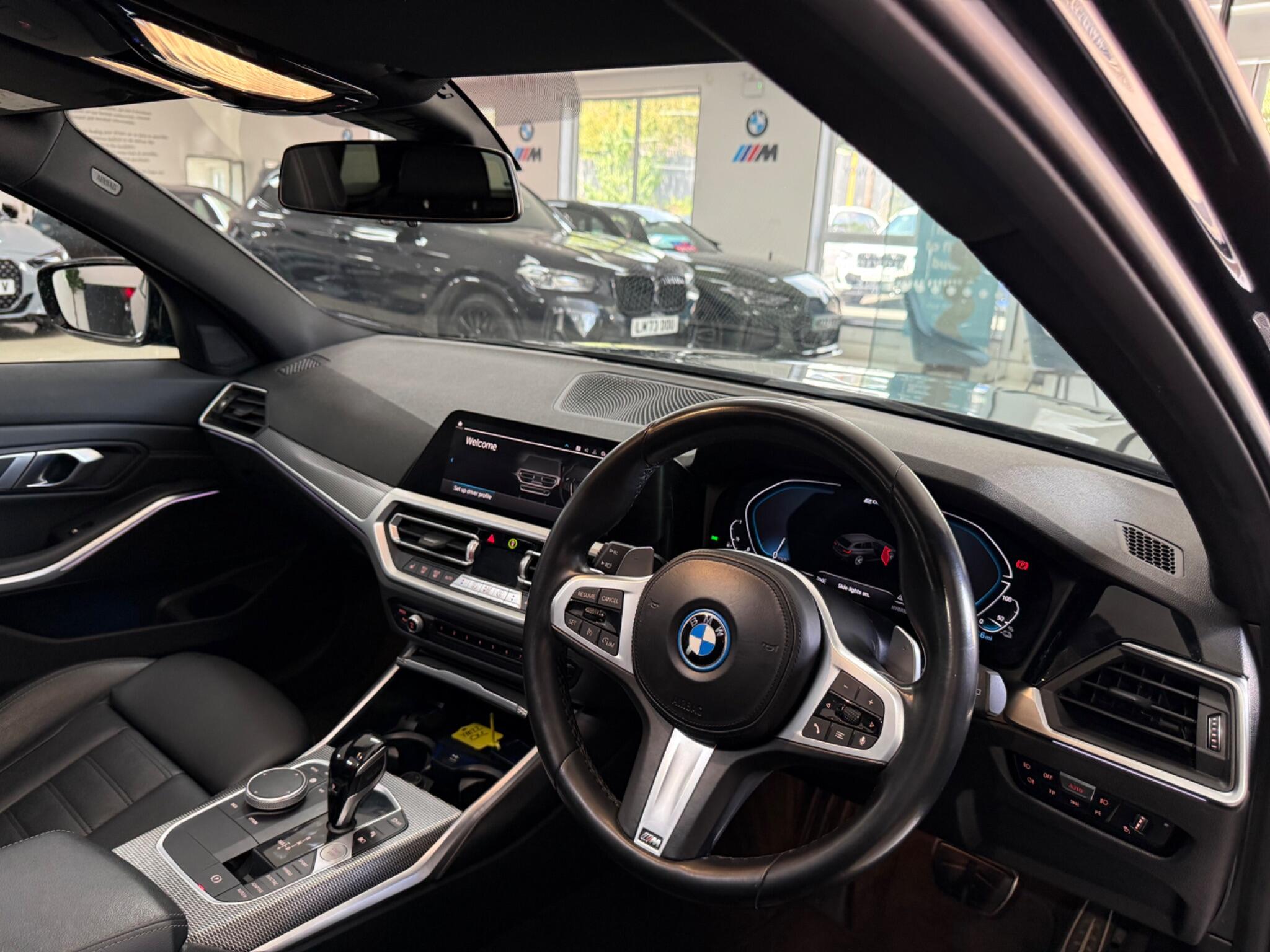 BMW 3 Series view 34