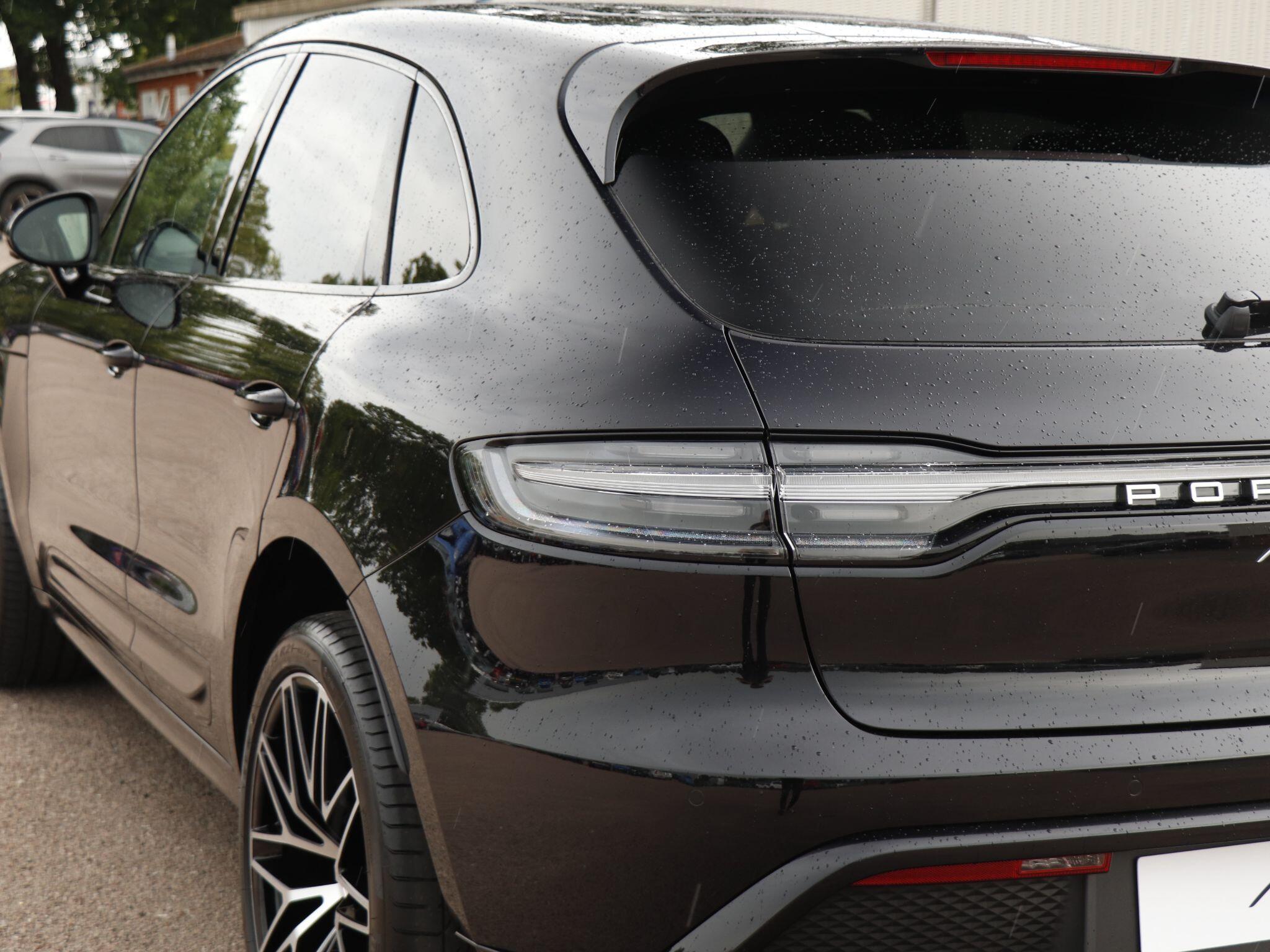Porsche Macan view 29