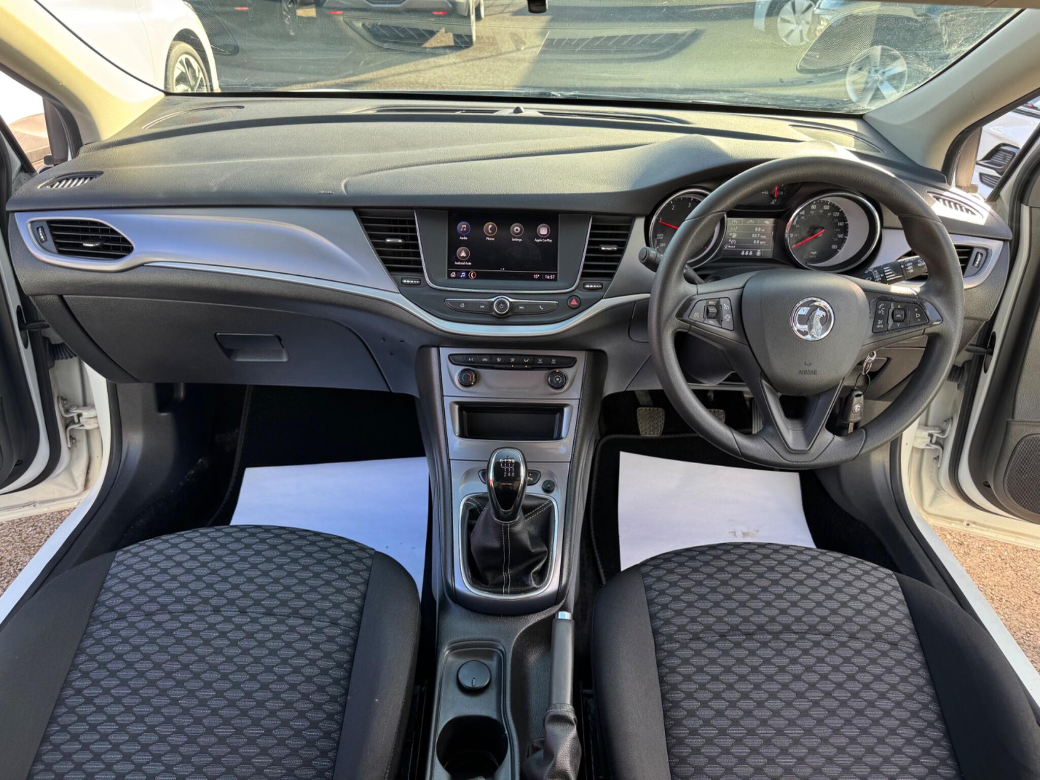 Vauxhall Astra view 4