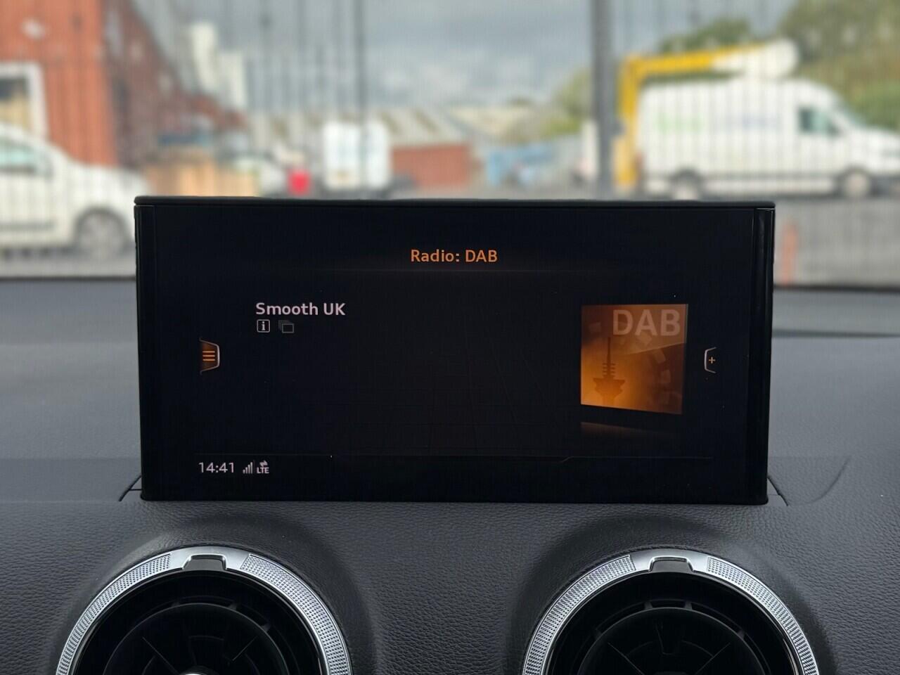 Audi Q2 view 19