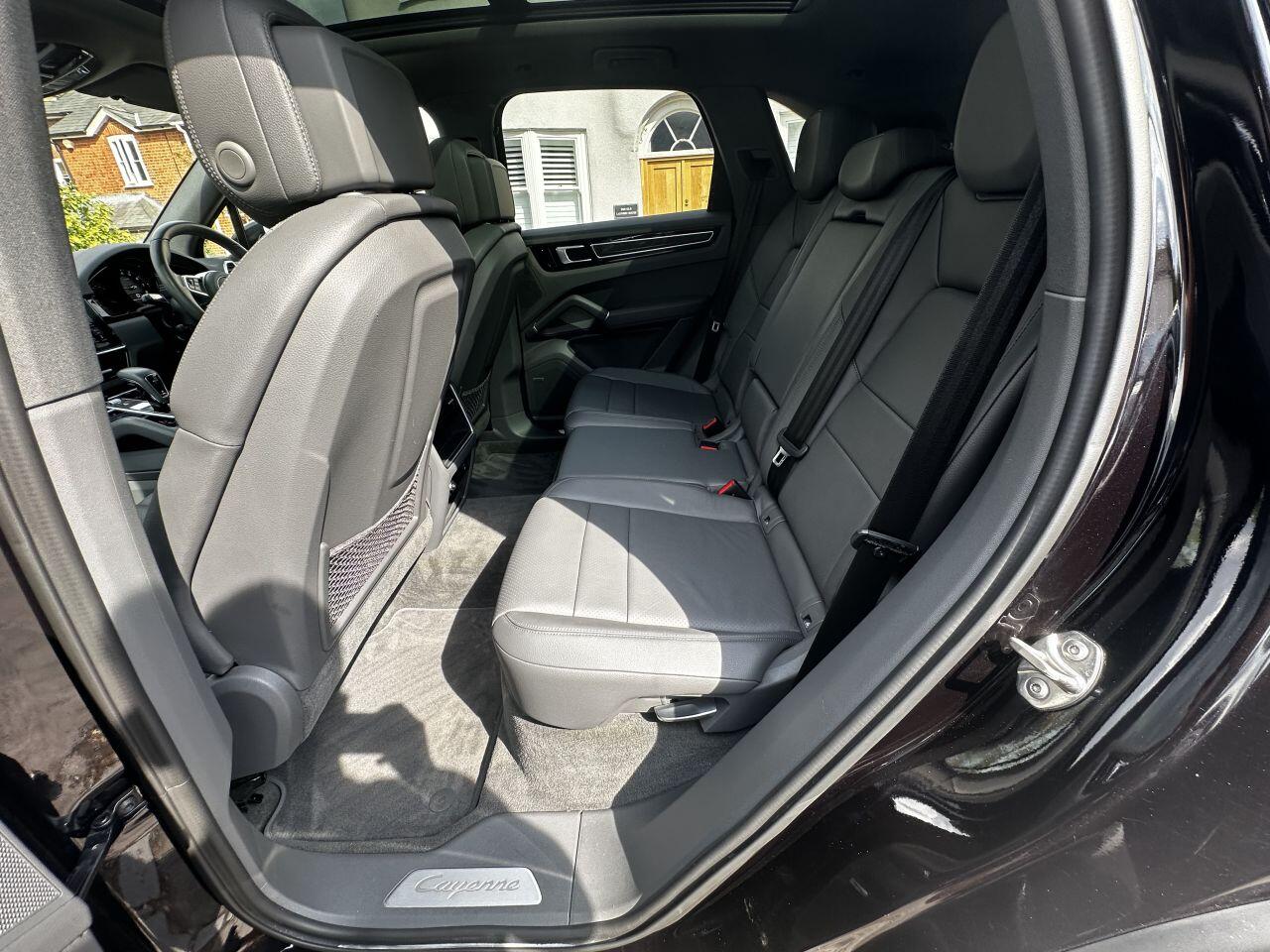 Porsche Cayenne view 32