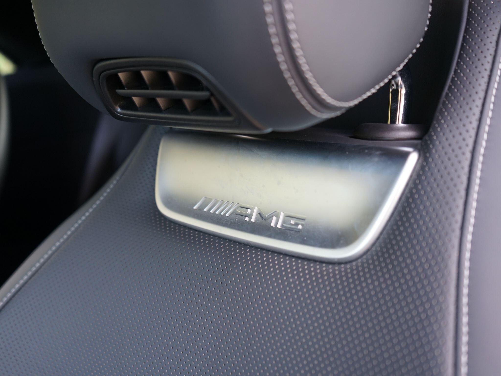 Mercedes-Benz SL view 22