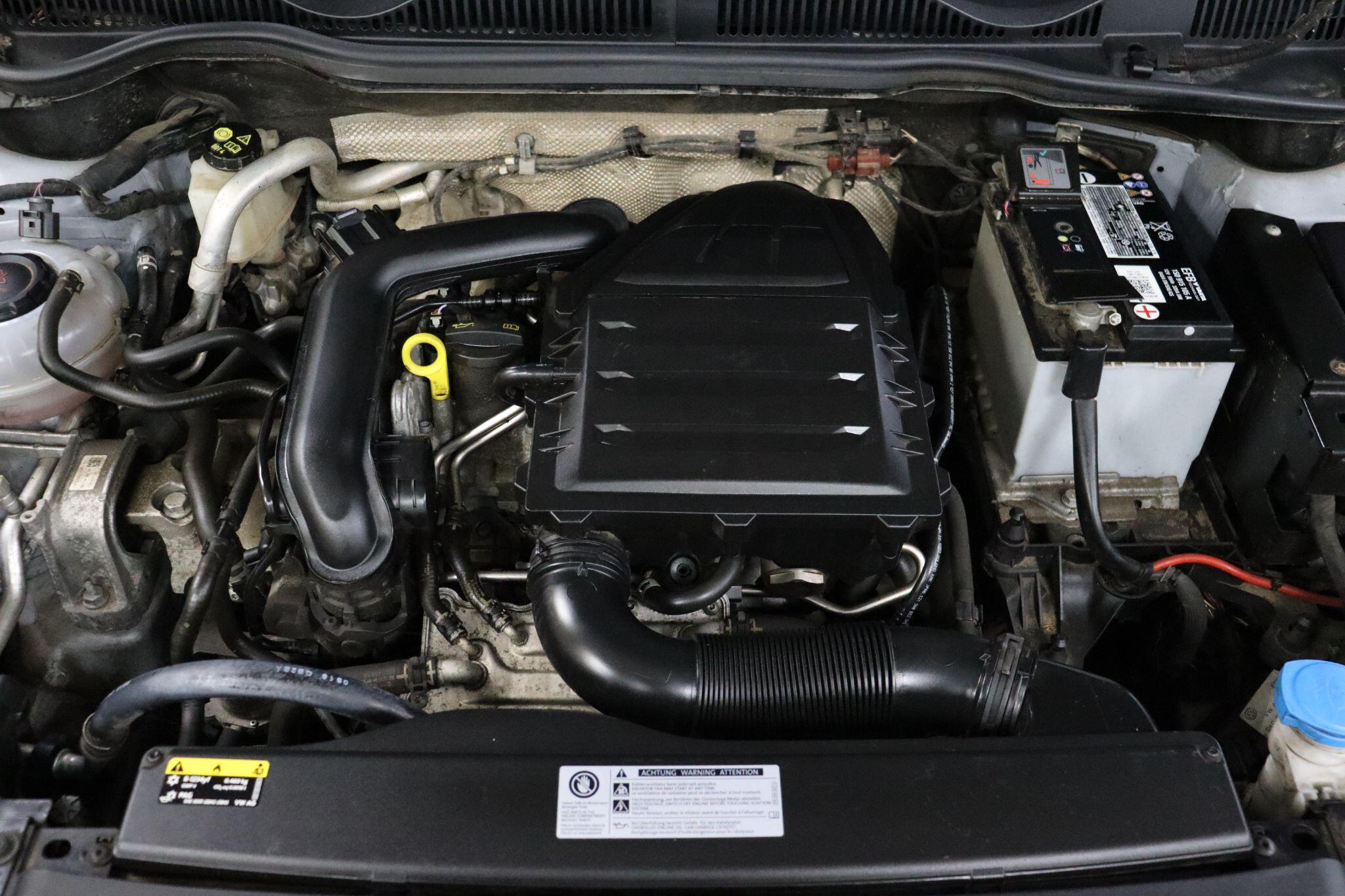 Volkswagen Golf SV view 44