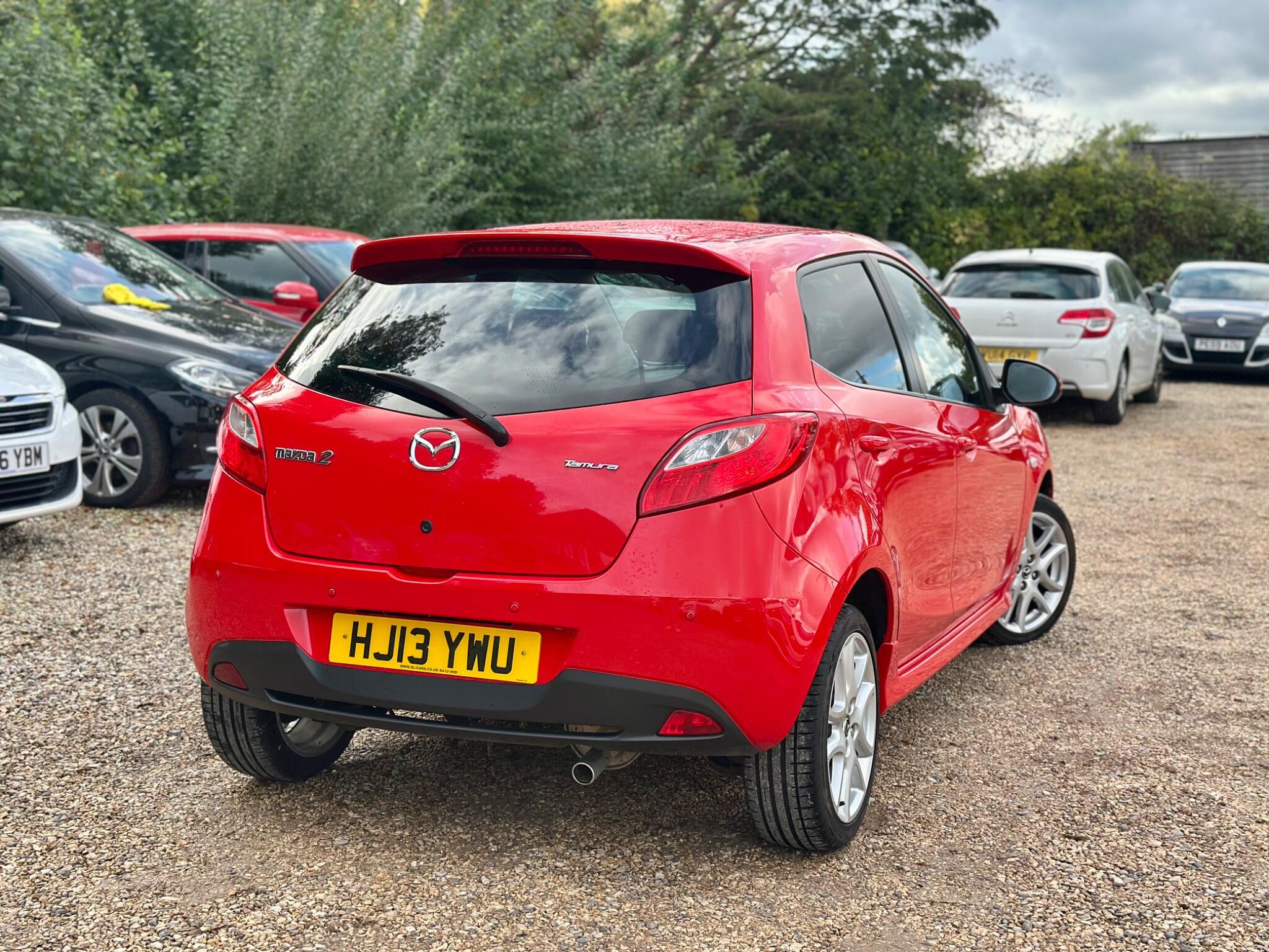 Mazda Mazda2 view 13