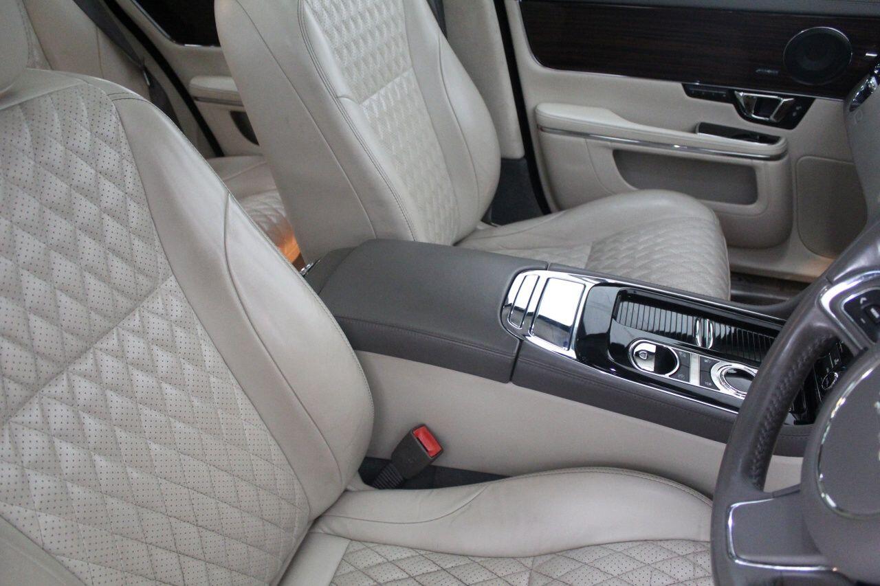 Jaguar XJ view 52