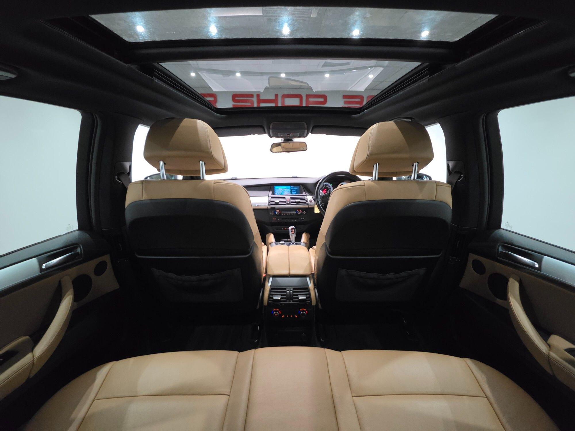 BMW X5 M view 17