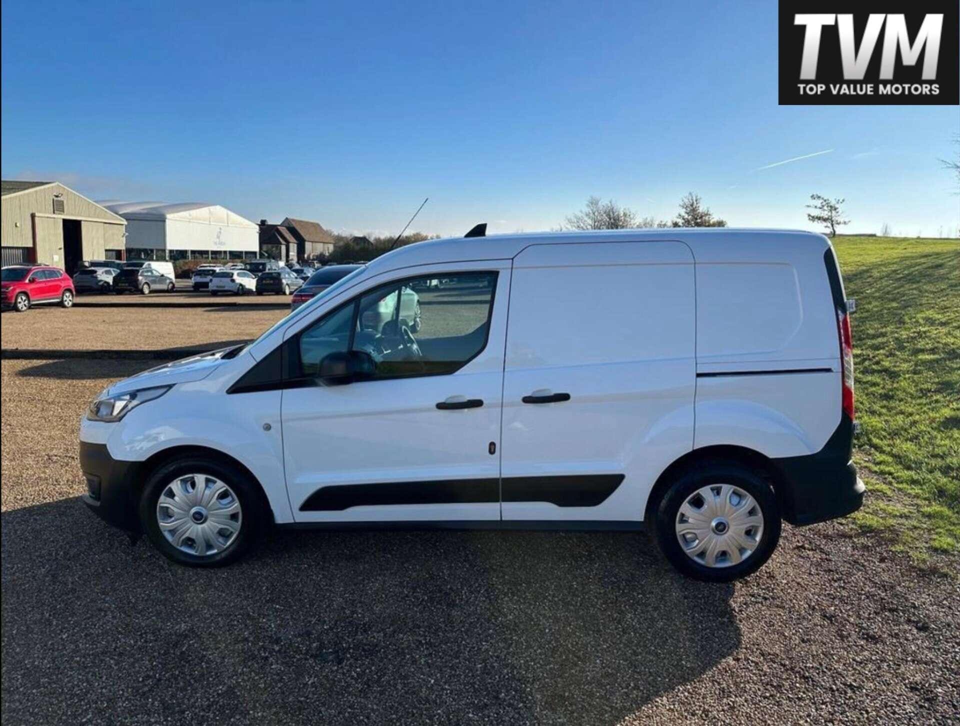 Ford Transit Connect view 4
