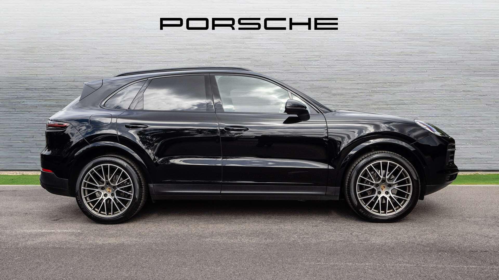 Porsche Cayenne view 7