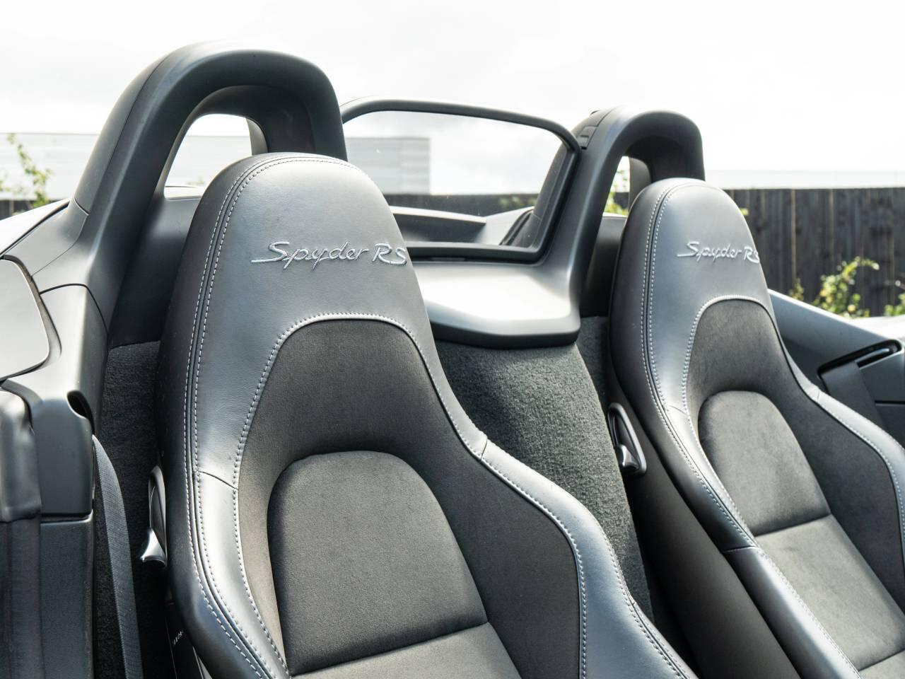 Porsche 718 Spyder view 45