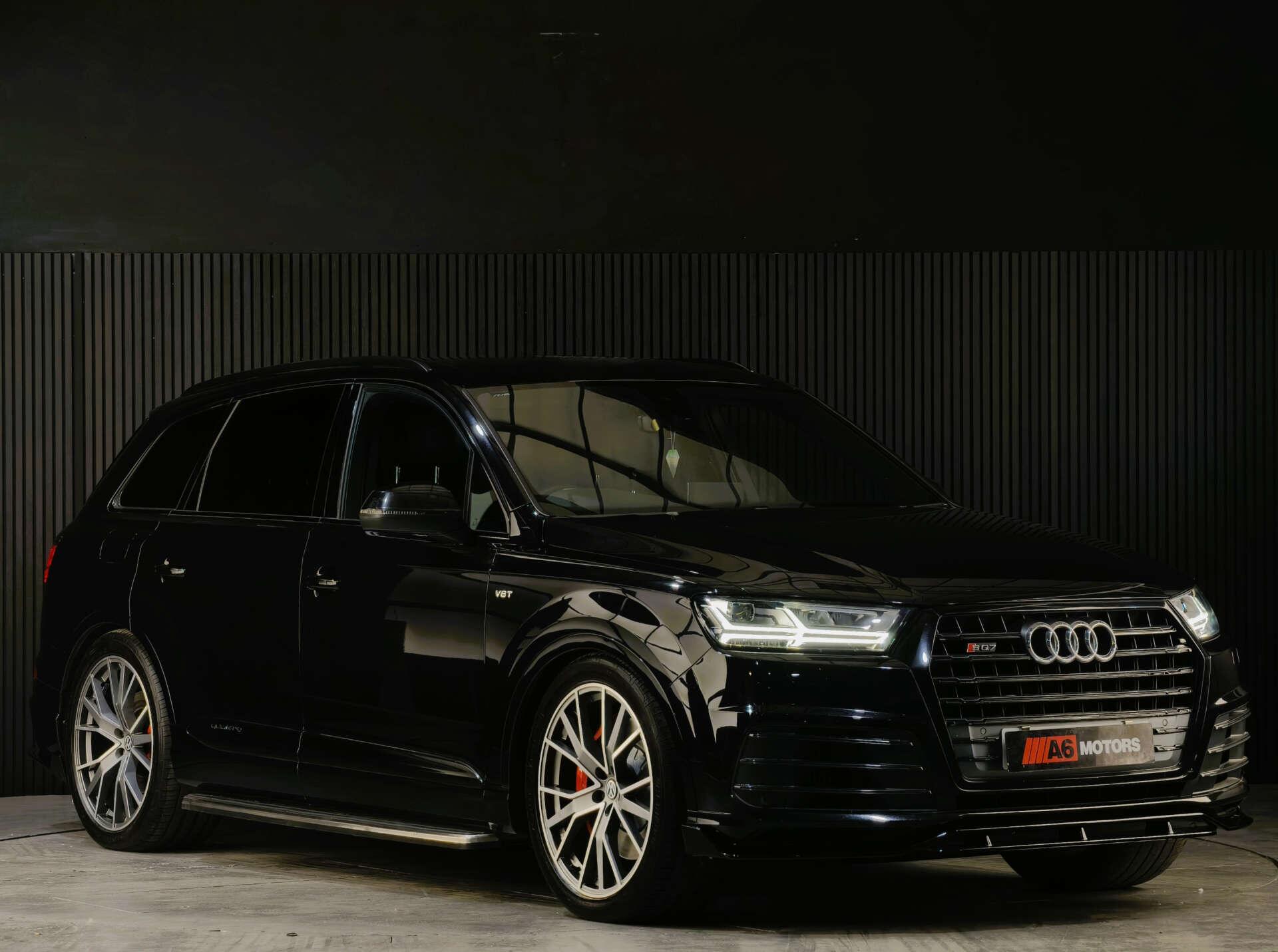 Audi SQ7 view 2