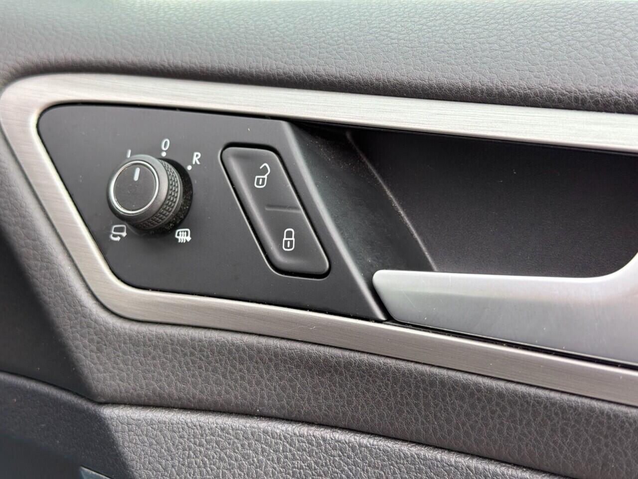 Volkswagen Golf view 29