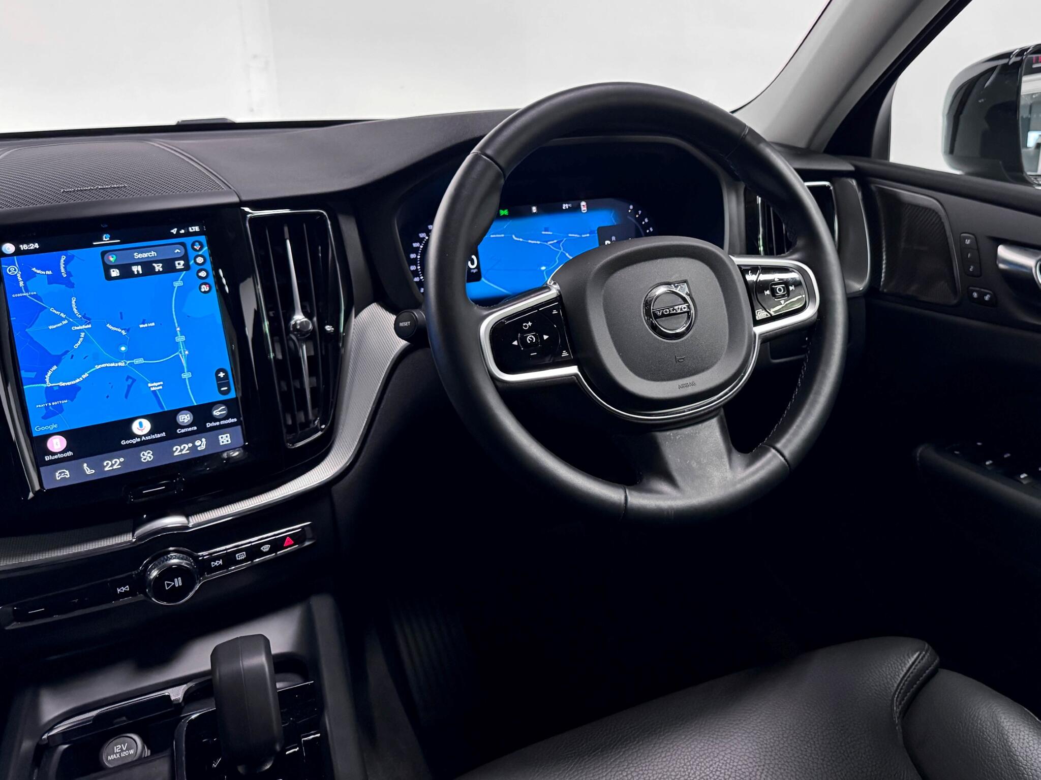 Volvo XC60 view 17