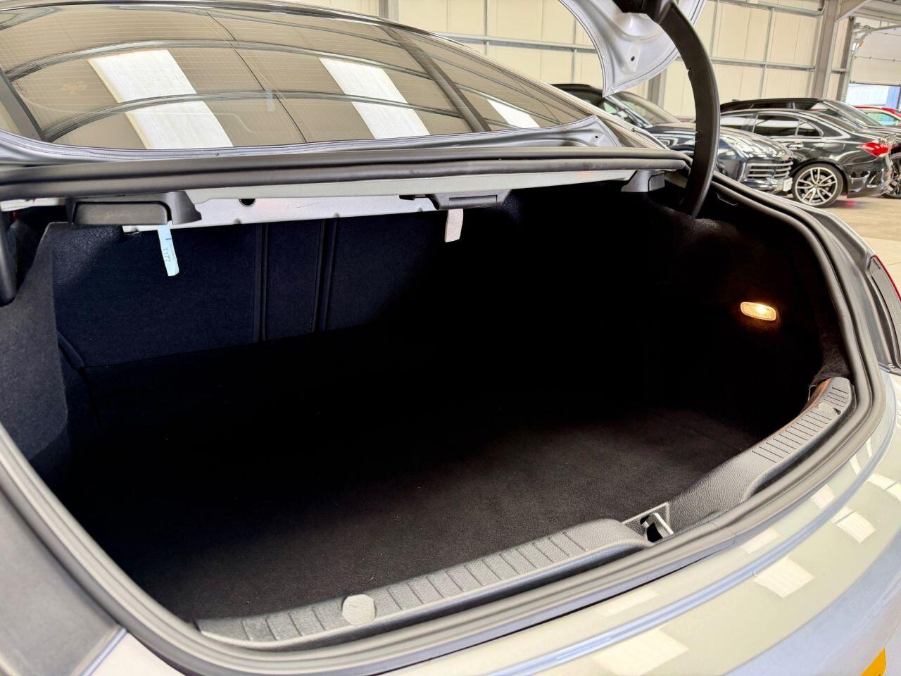 Mercedes-Benz C-Class view 26