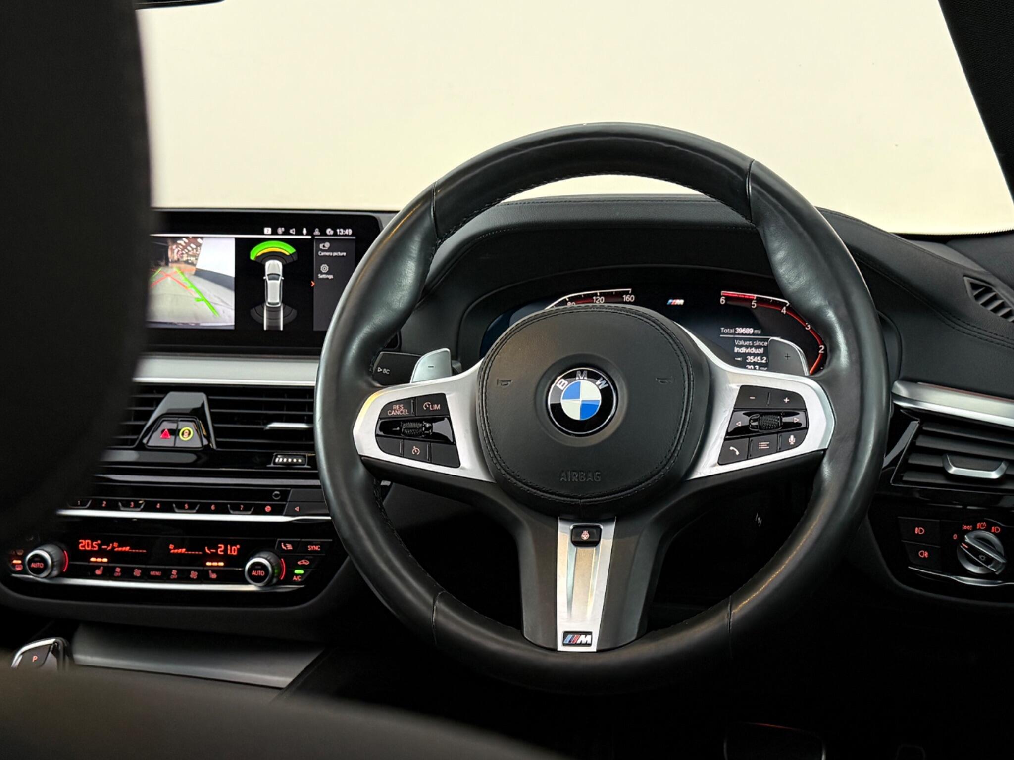 BMW 5 Series view 13