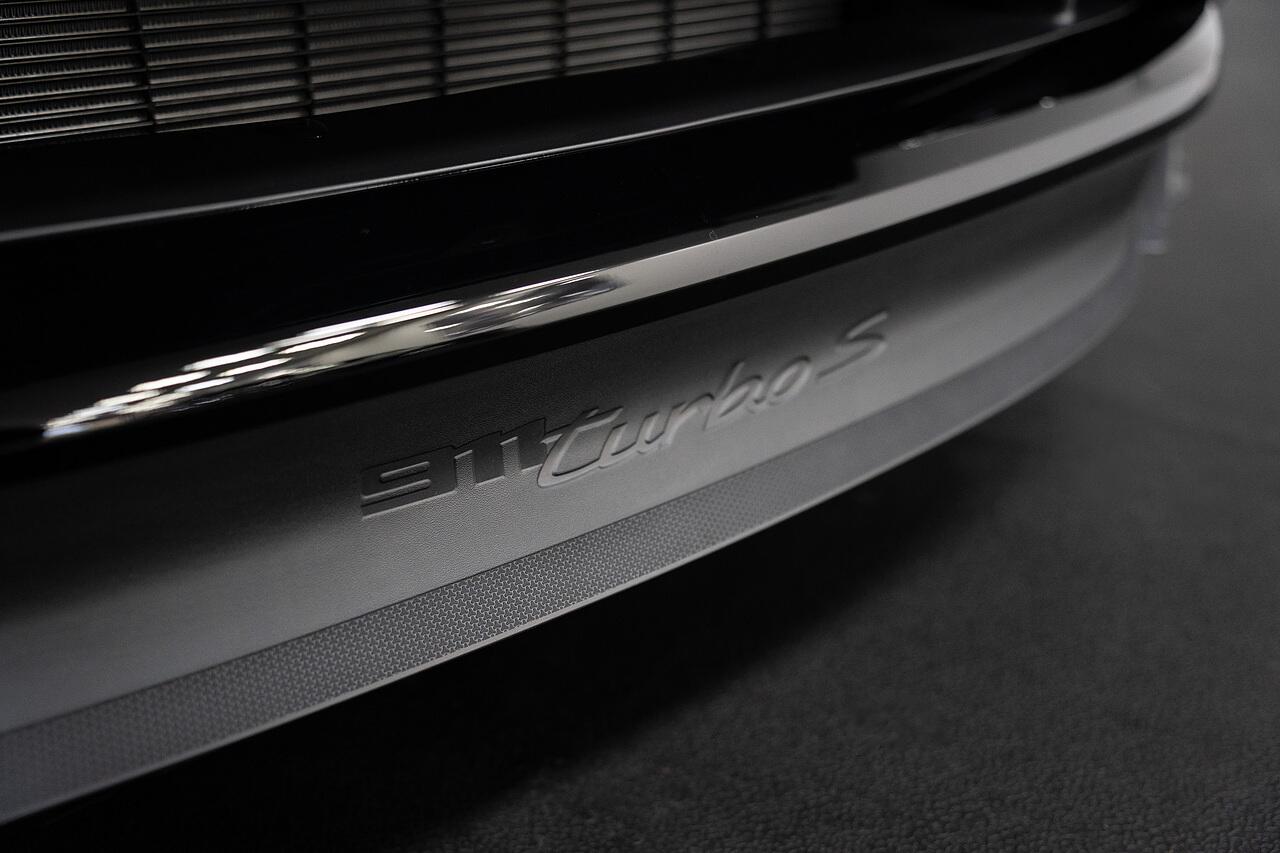 Porsche 911 view 28