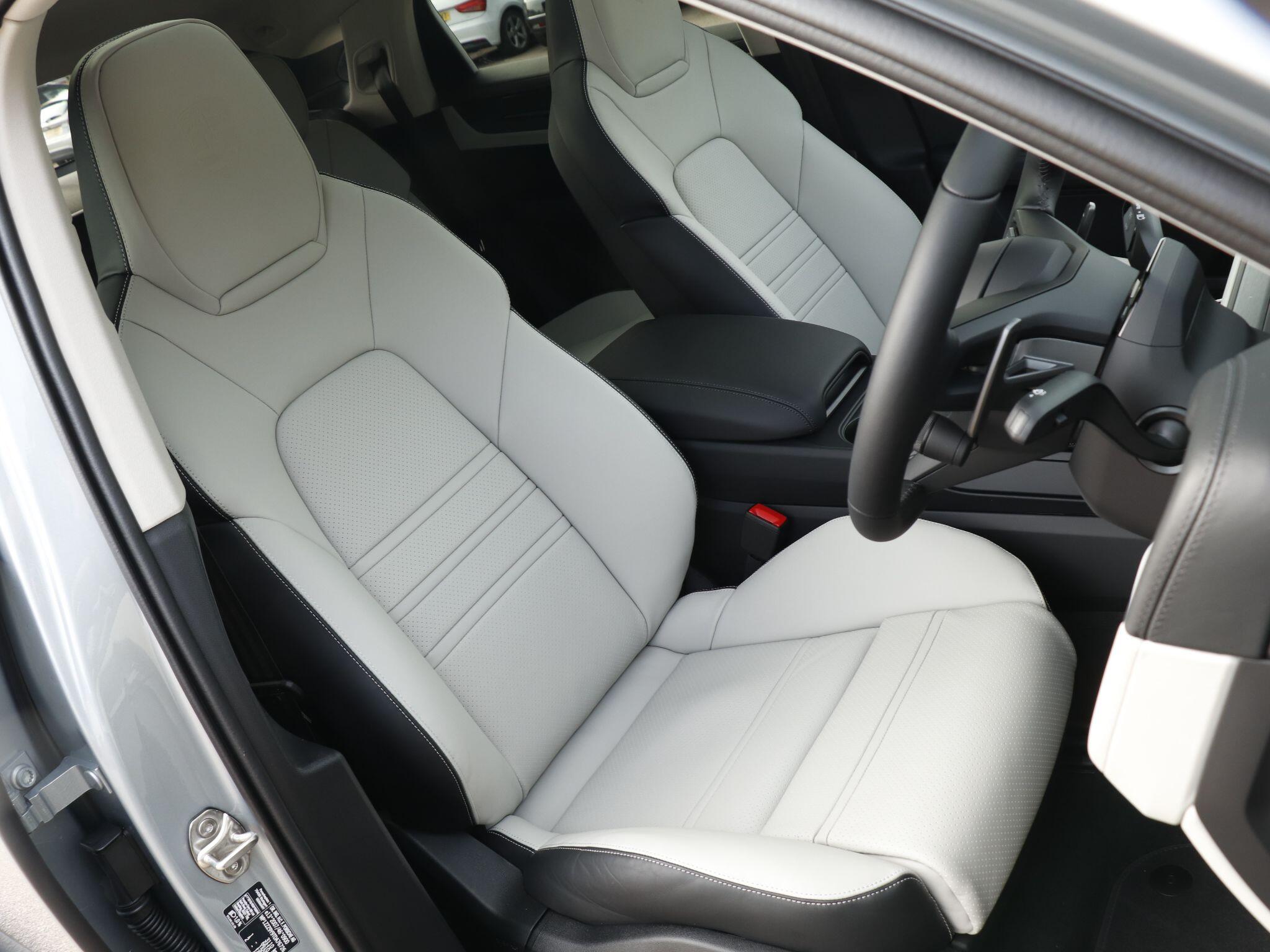 Porsche Cayenne view 24