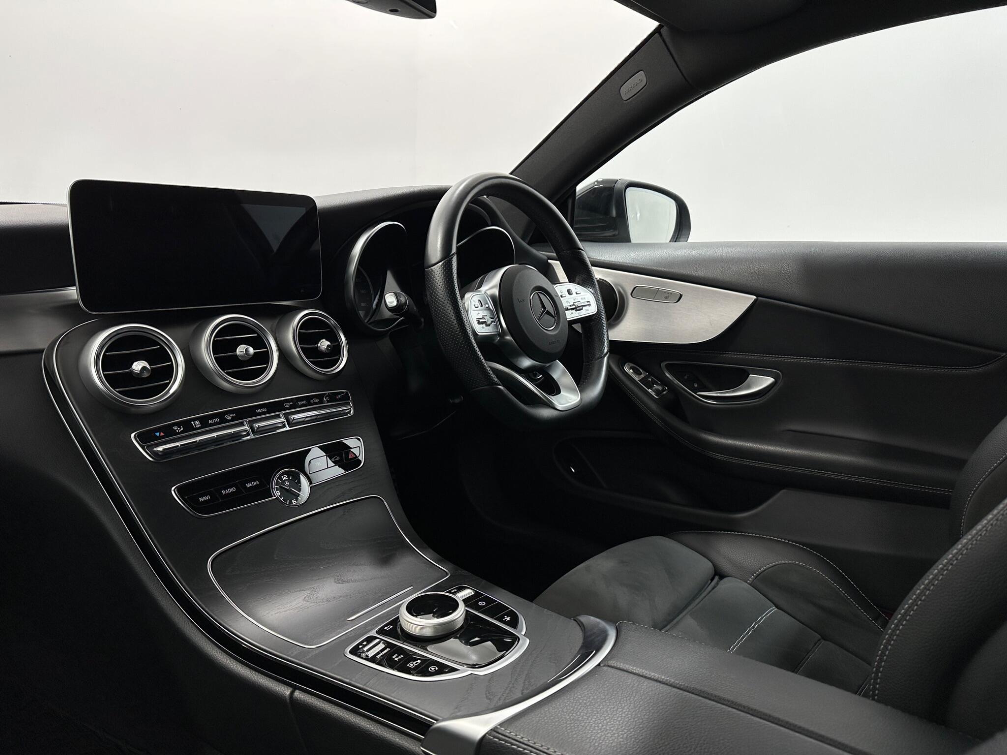 Mercedes-Benz C-Class view 32