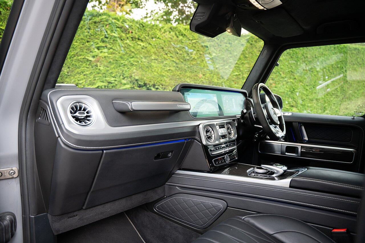 Mercedes-Benz G-Class view 19