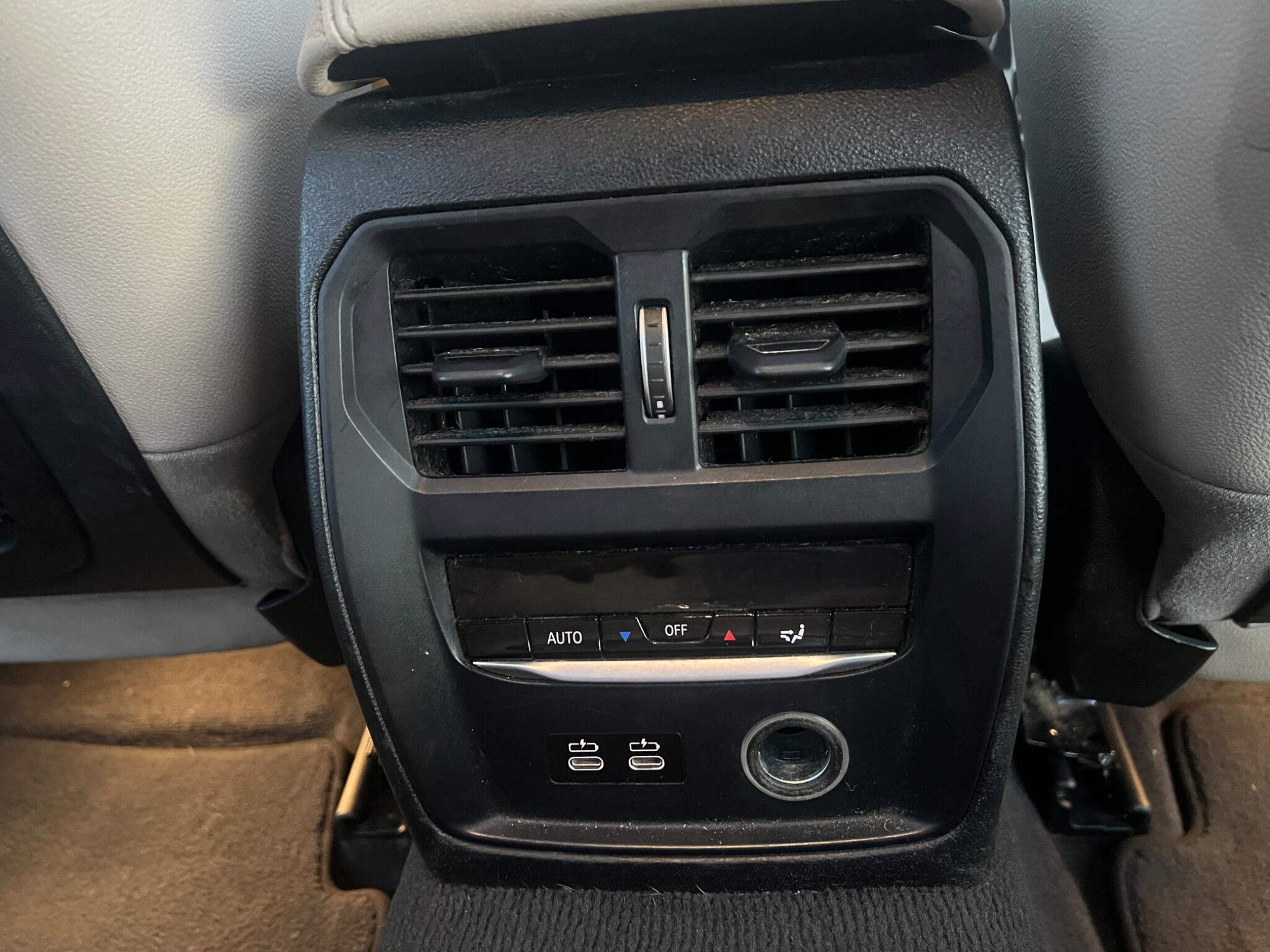 BMW 3 Series view 35