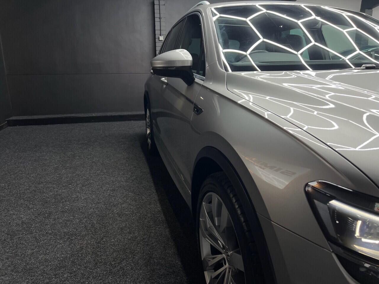Volkswagen Tiguan view 17