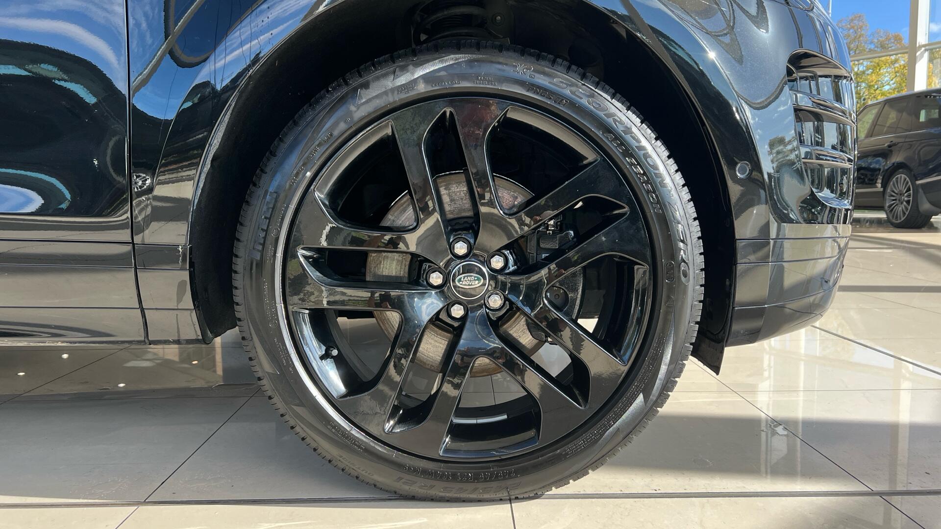 Land Rover Range Rover Evoque view 8
