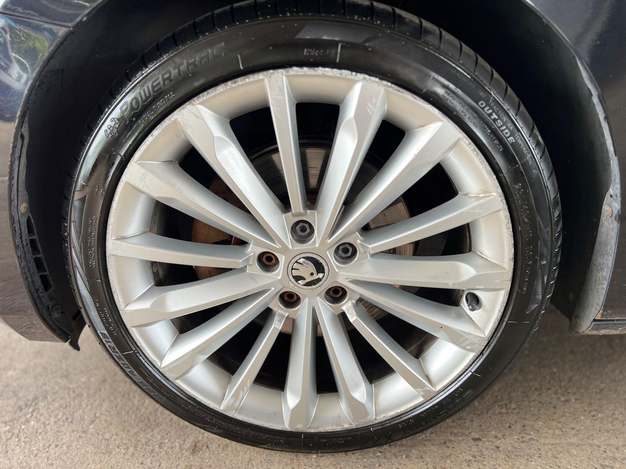 Skoda Superb view 24