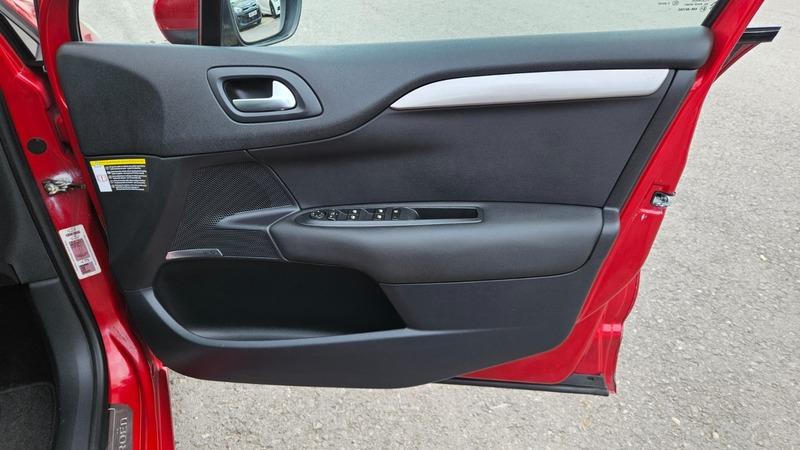2011 Citroen C4 image 28