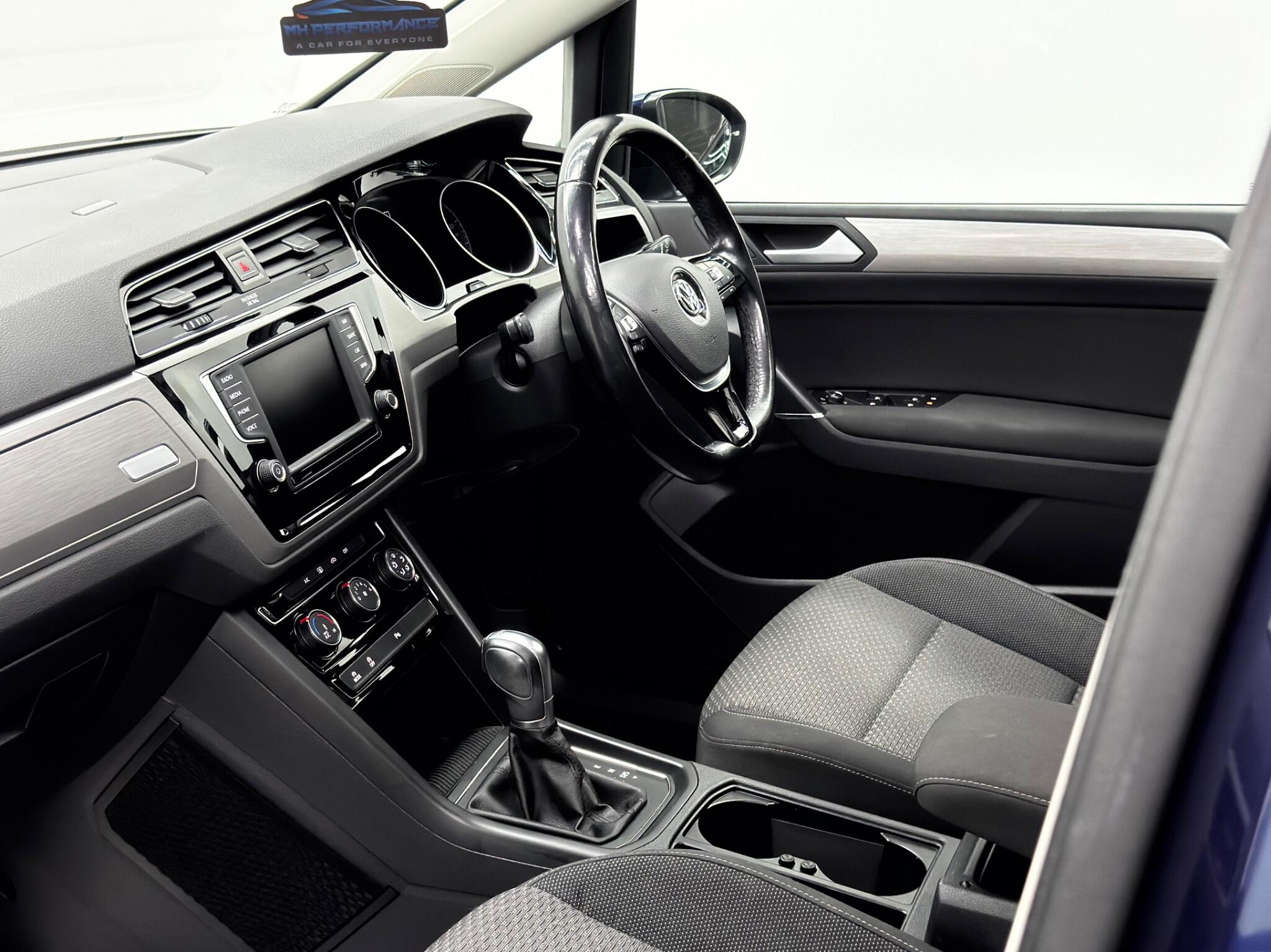 Volkswagen Touran view 69
