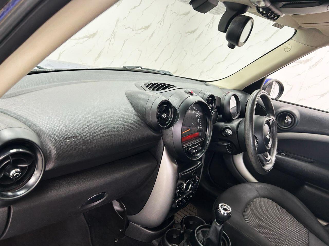 MINI Countryman view 15