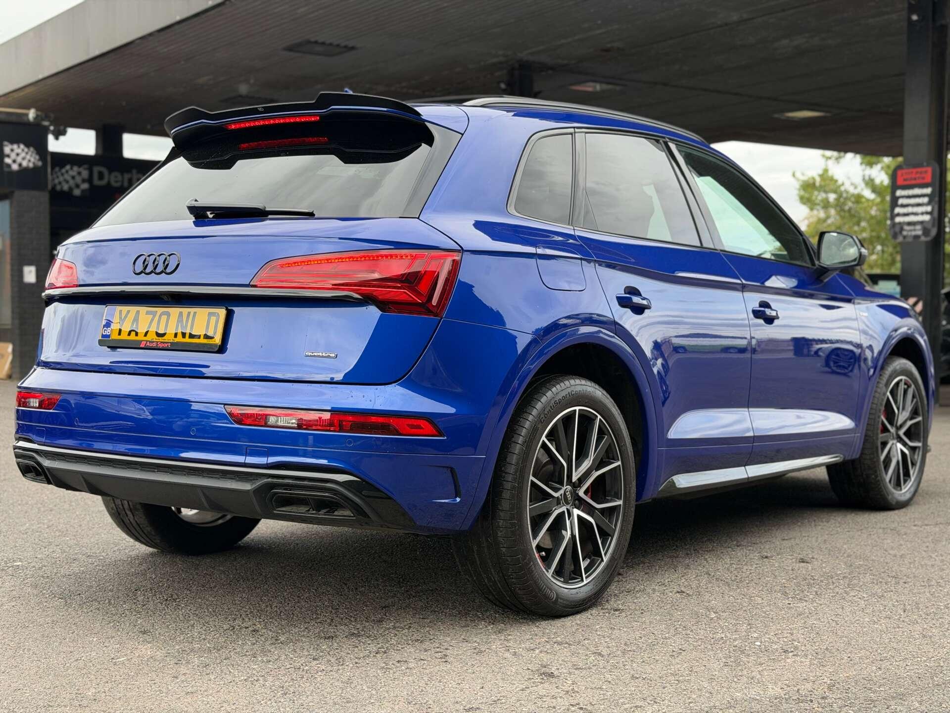 Audi Q5 view 2