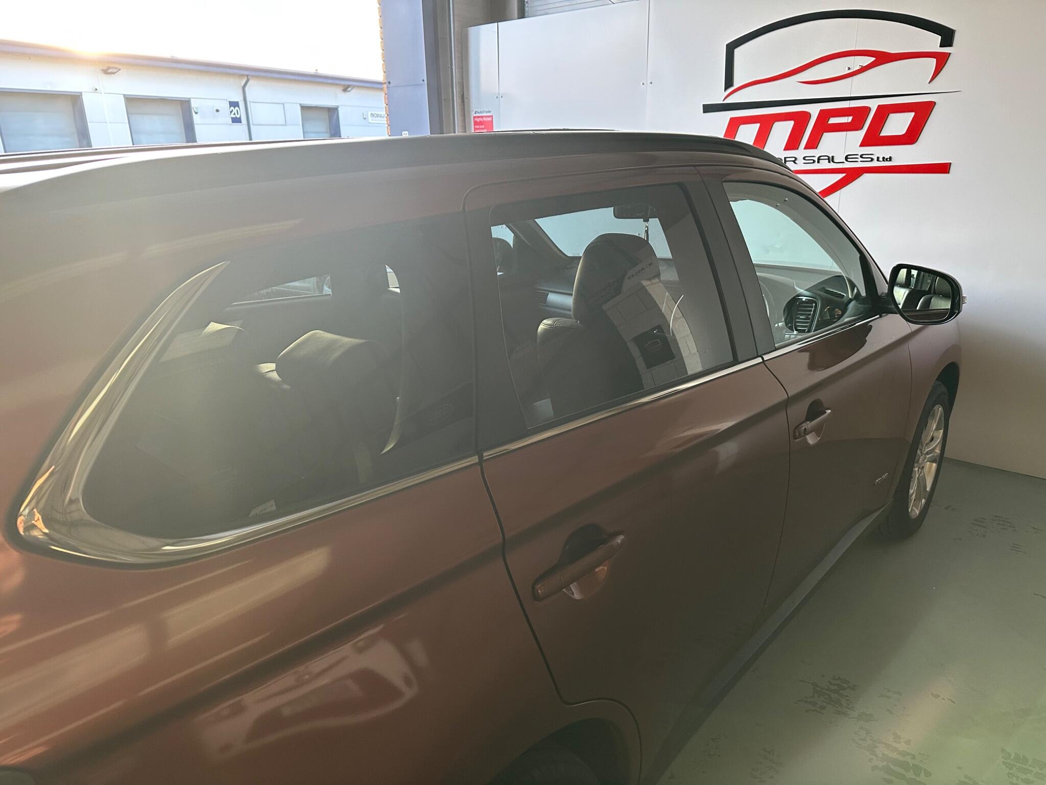 Mitsubishi Outlander view 42