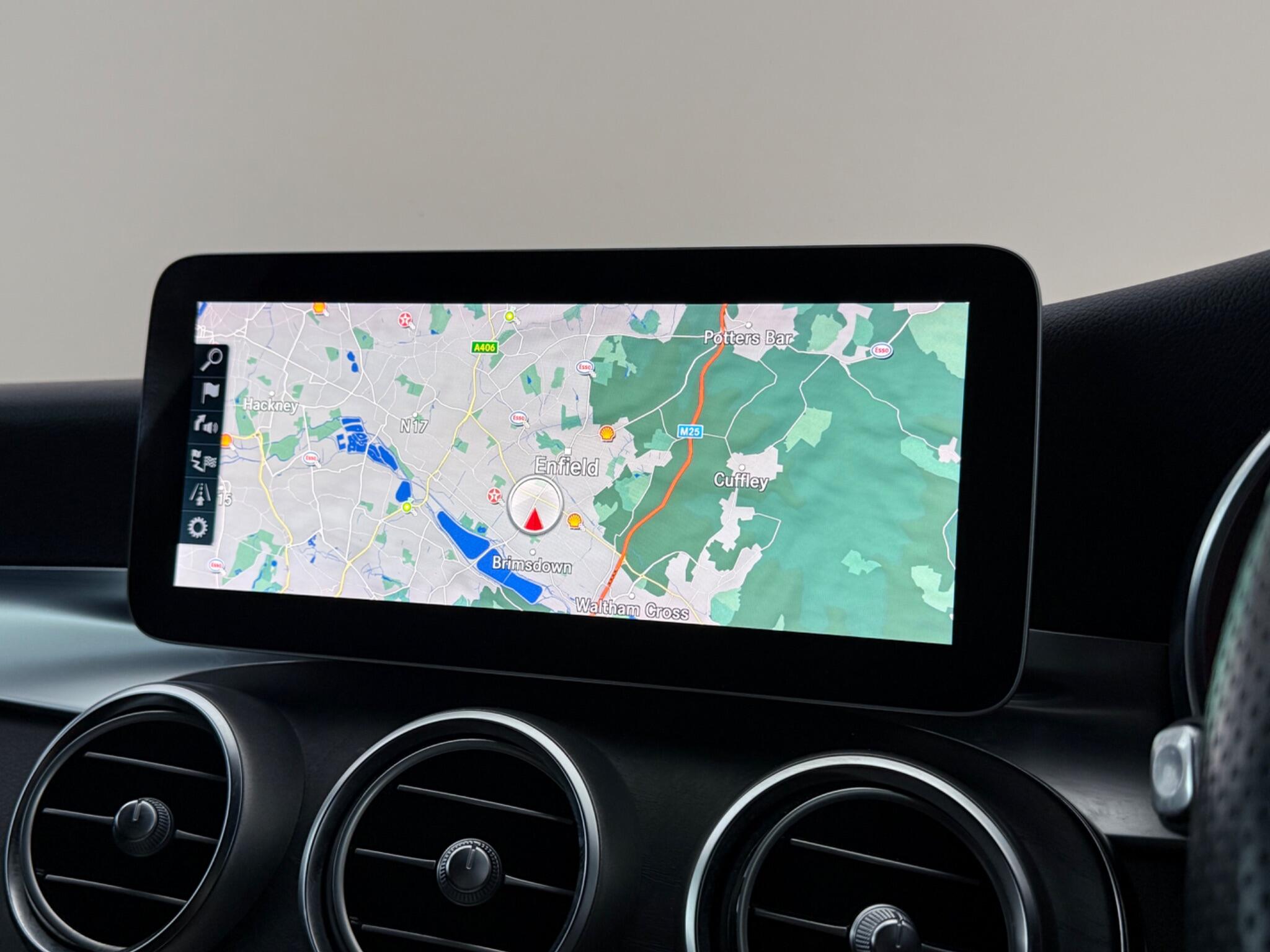 Mercedes-Benz C-Class view 25