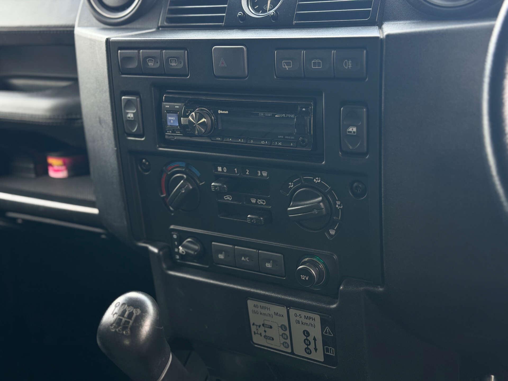 Land Rover Defender view 48