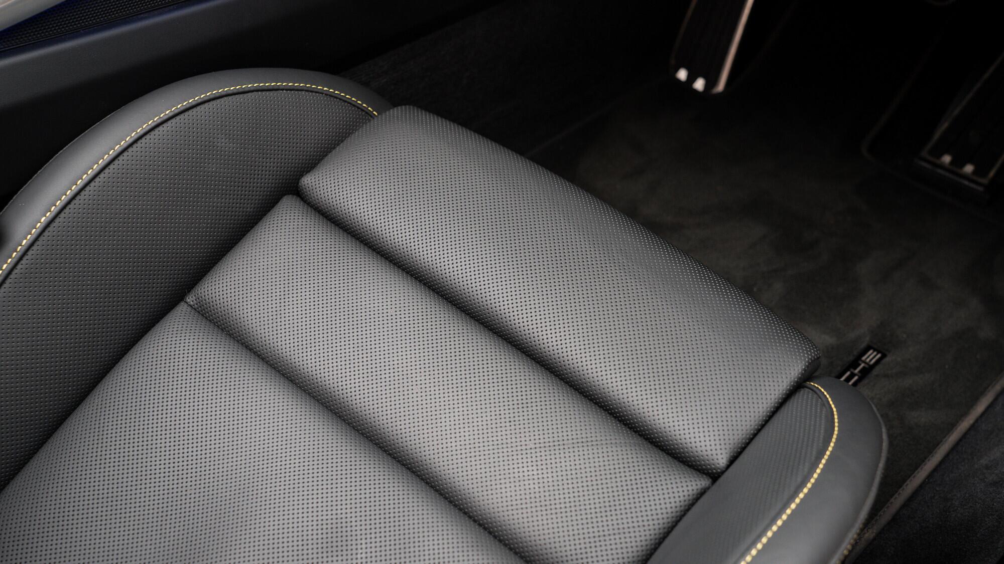 Porsche 911 view 42
