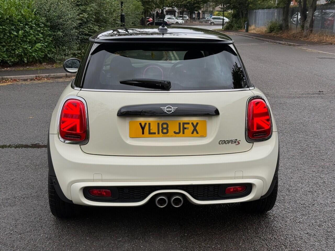 Mini Cooper view 7