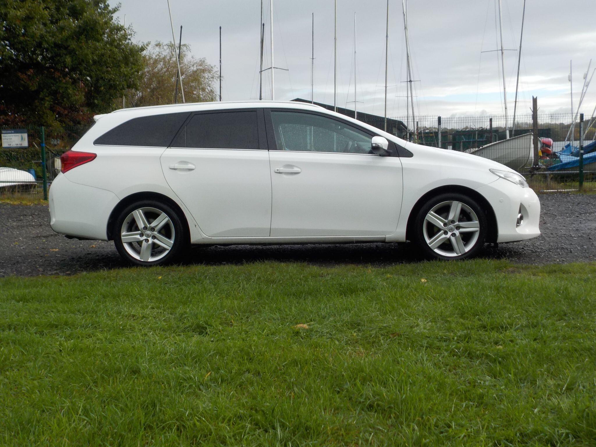 Toyota Auris 1.6 V-Matic Excel Touring Sports Euro 5 5dr